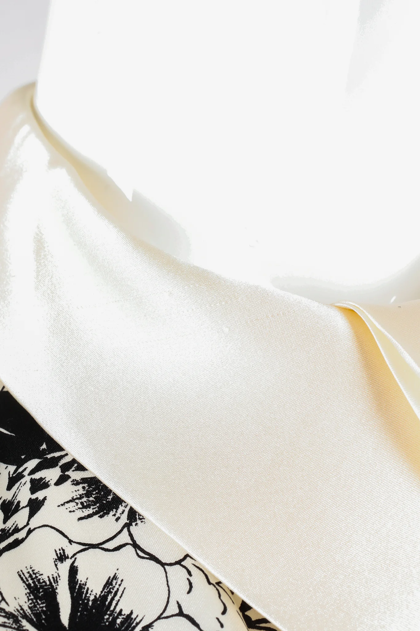 Floral Mantilla Tassel Print Shirt - Image 8