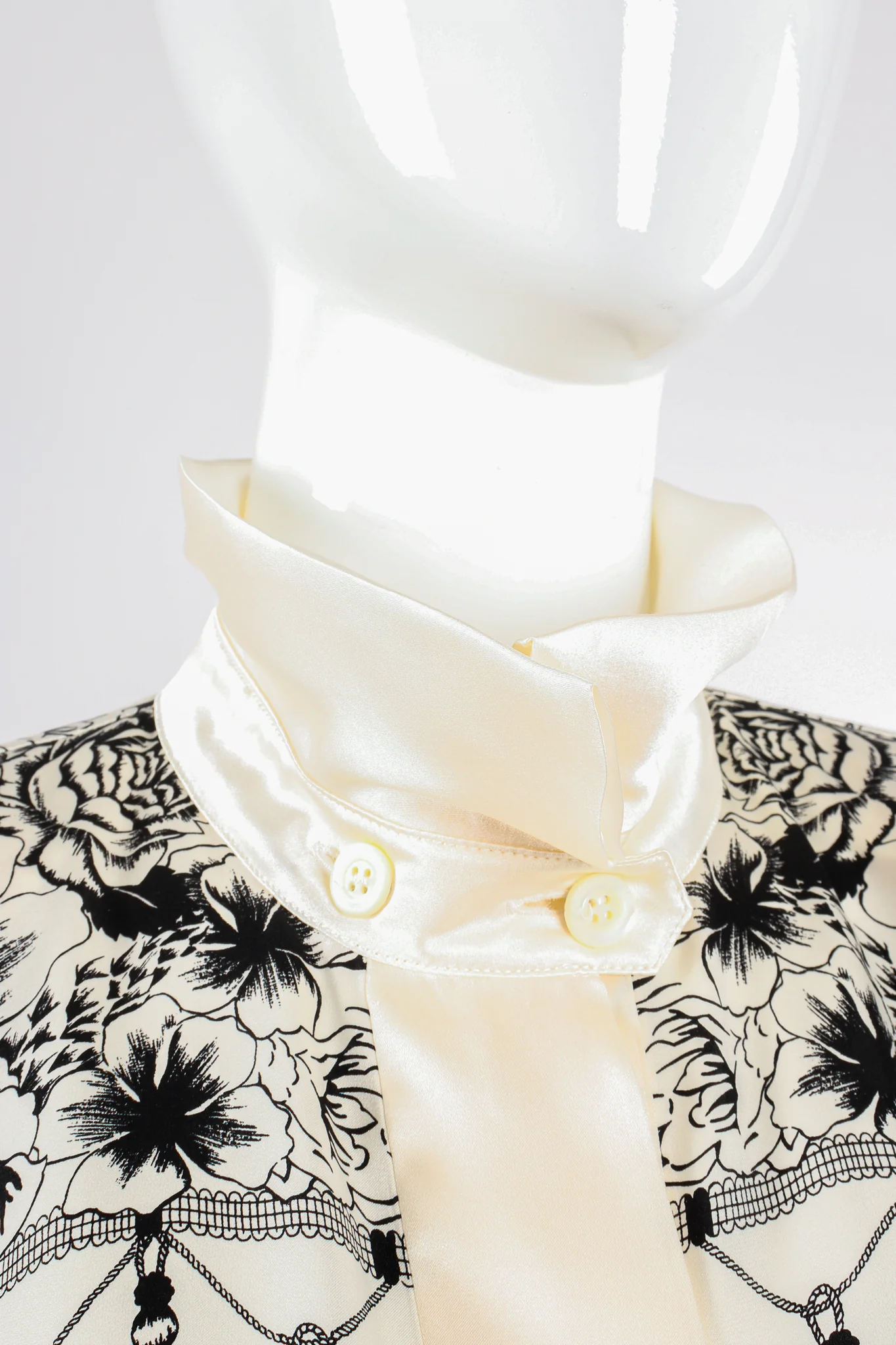 Floral Mantilla Tassel Print Shirt - Image 9