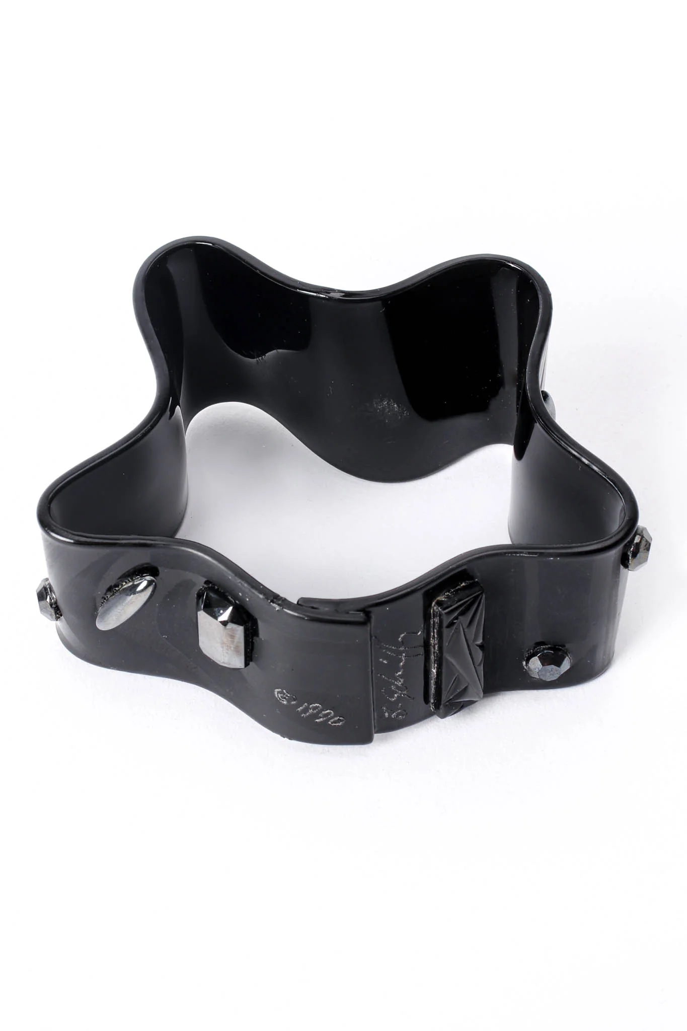 Matte Monochrome Wavy Cuff Bracelet - Image 6