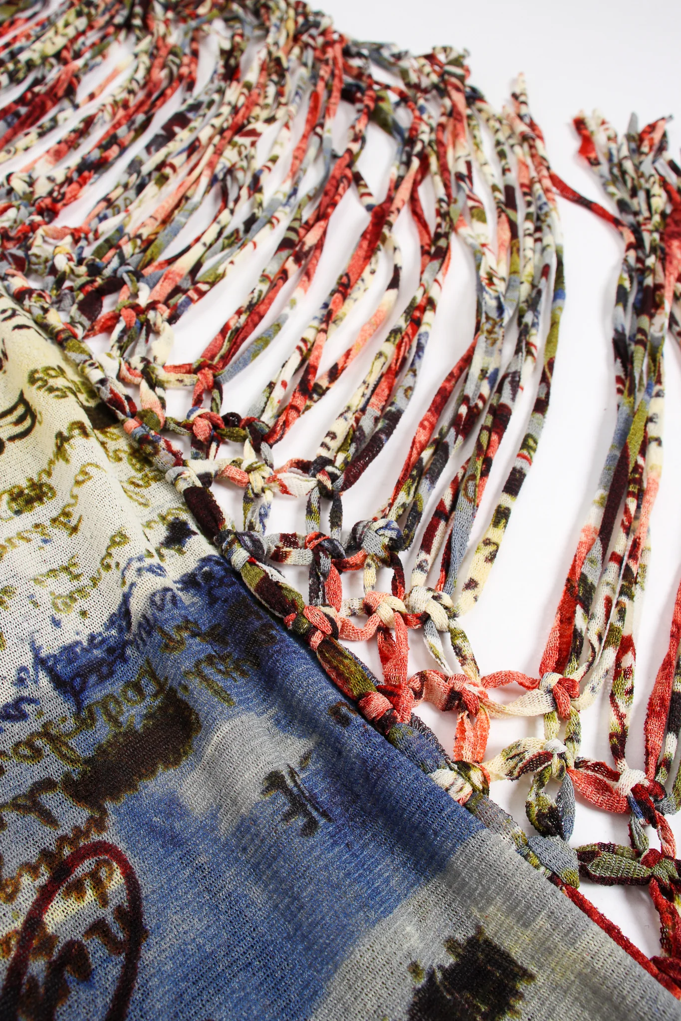Mesh Calligraphy Watercolor Shawl - Image 7