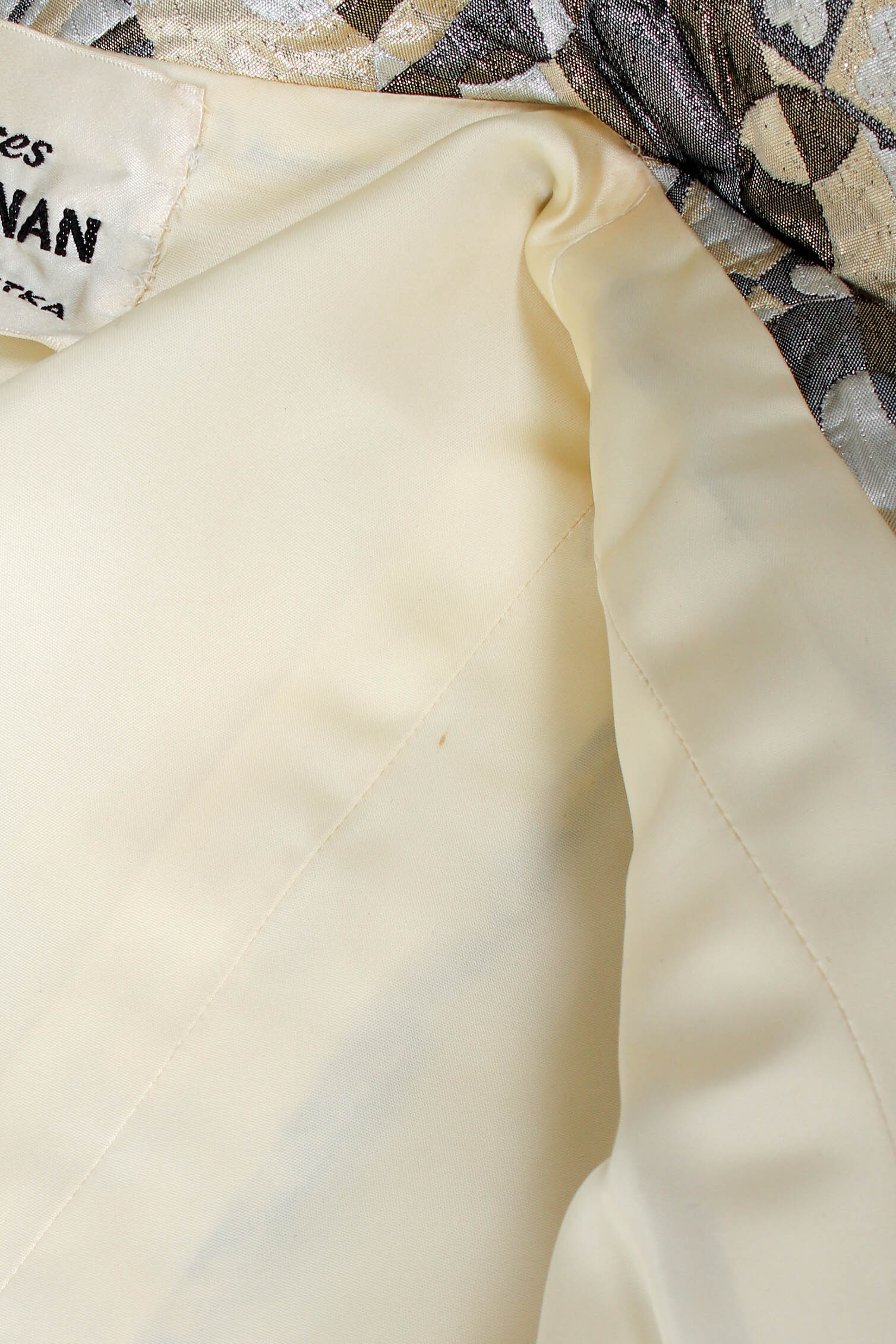 Abstract Quilted Metallic Brocade Coat - Image 9