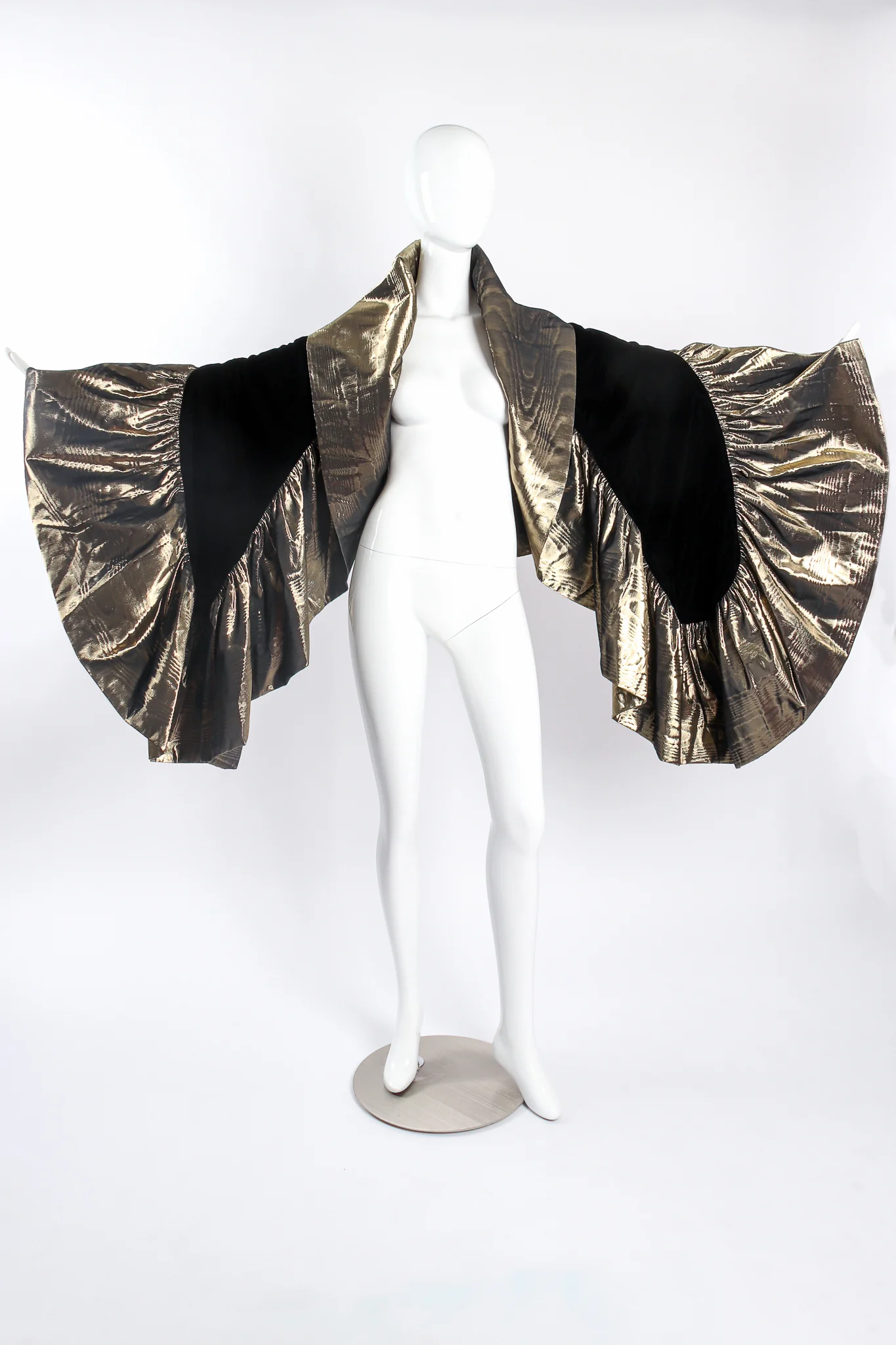Metallic Moiré Velvet Ruffle Wrap - Image 7