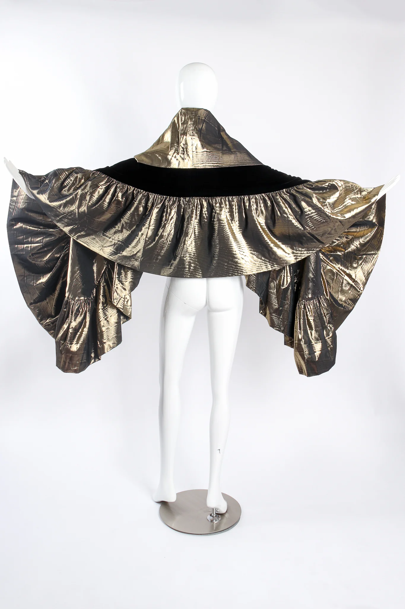 Metallic Moiré Velvet Ruffle Wrap - Image 8