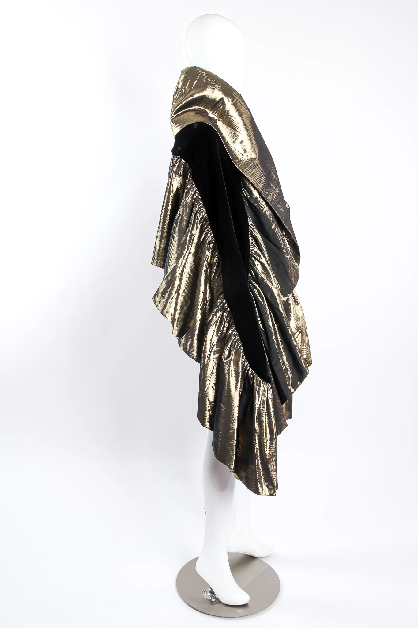 Metallic Moiré Velvet Ruffle Wrap - Image 9