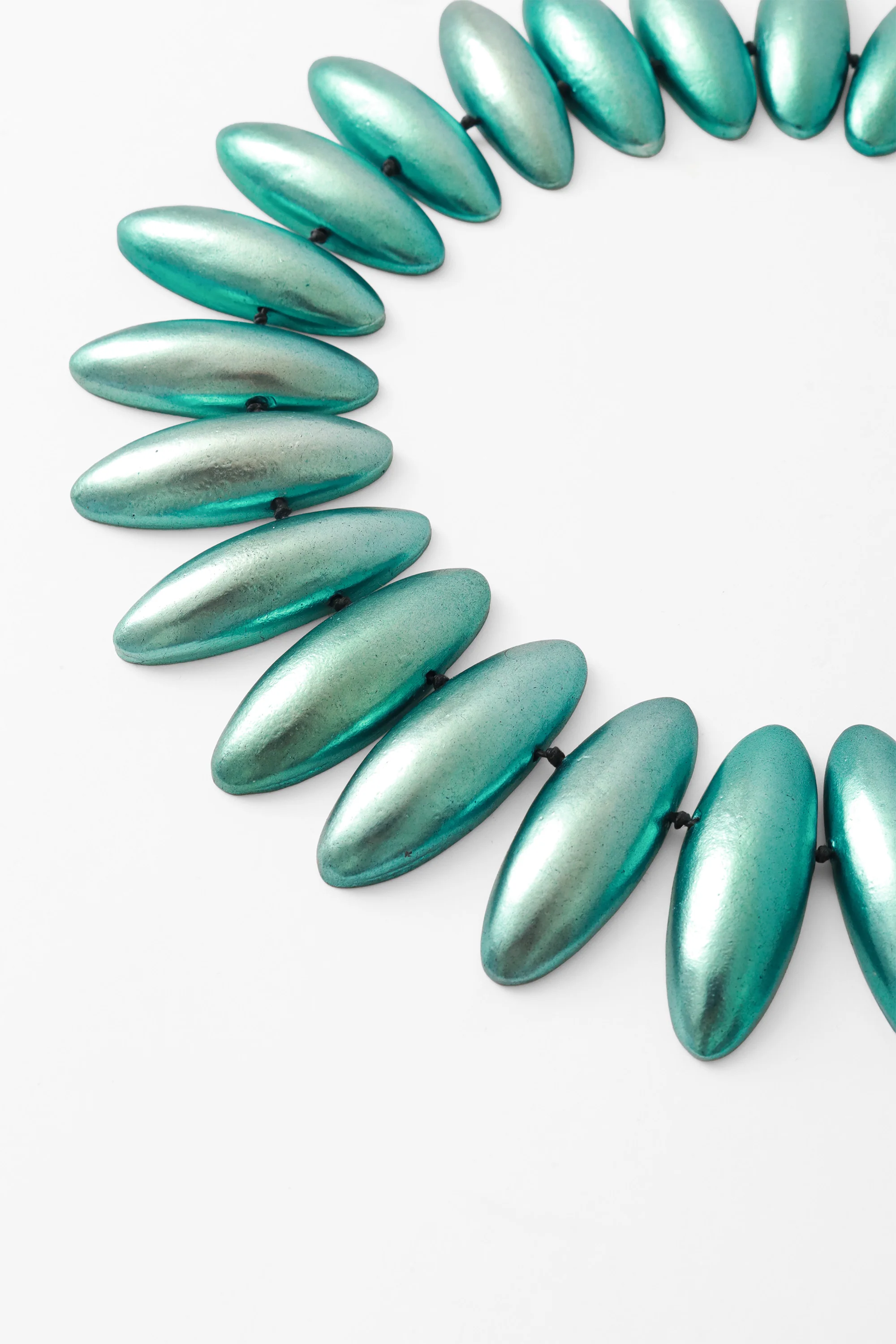 Metallic Oval Collar Necklace - Image 3
