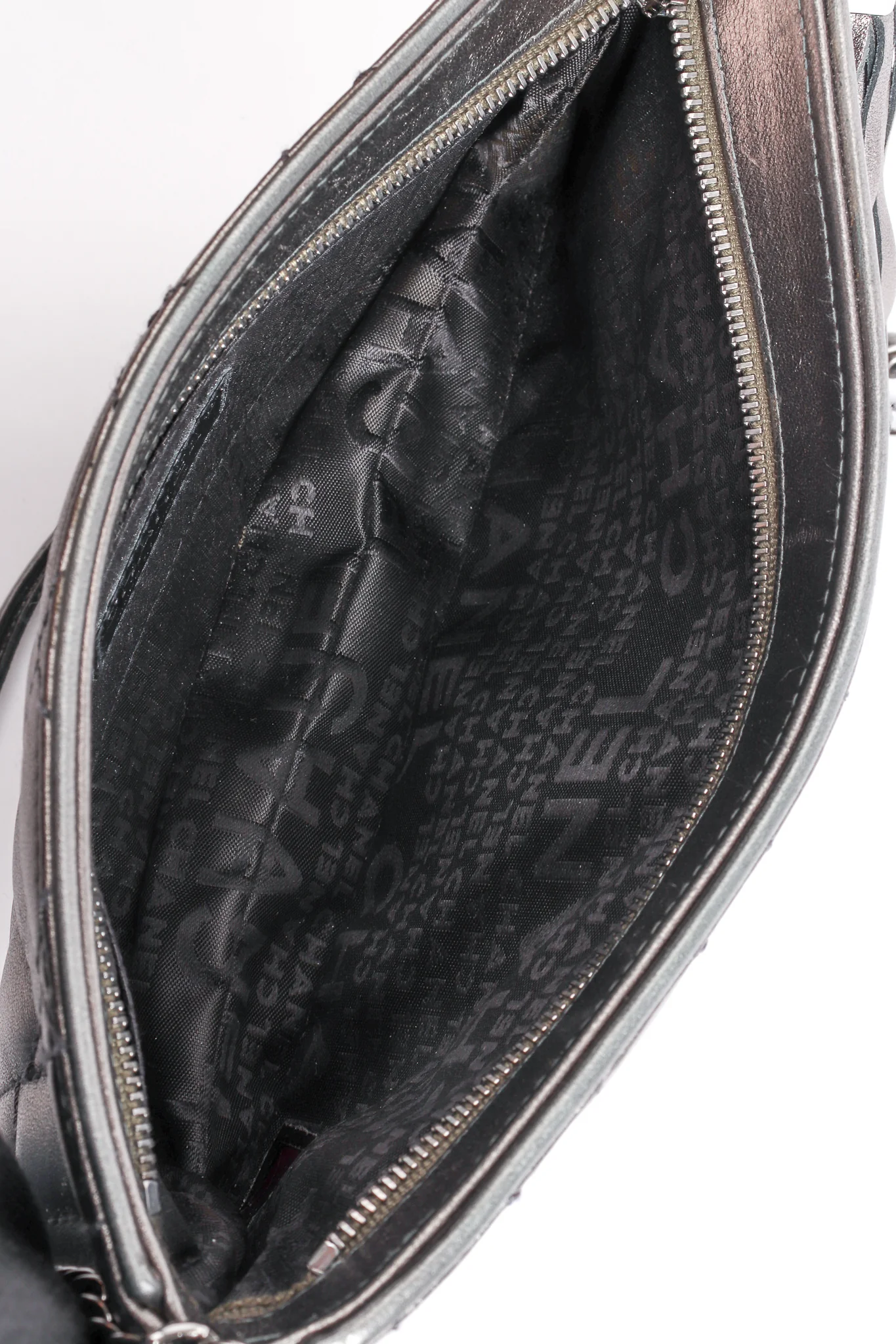 Metallic Quilted Tassel Shoulder Bag - Image 14