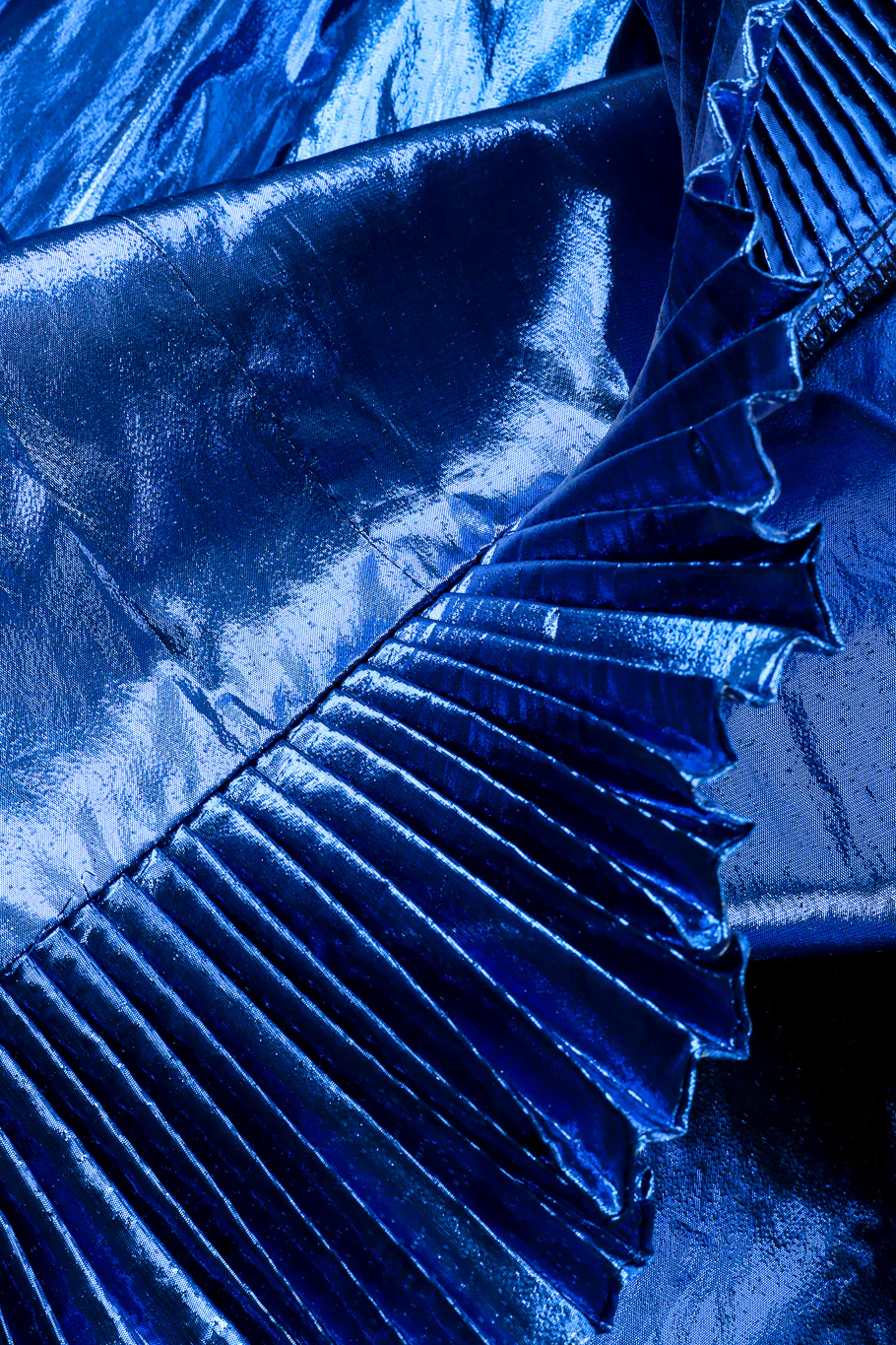 Metallic Strapless Ruffle Gown - Image 8