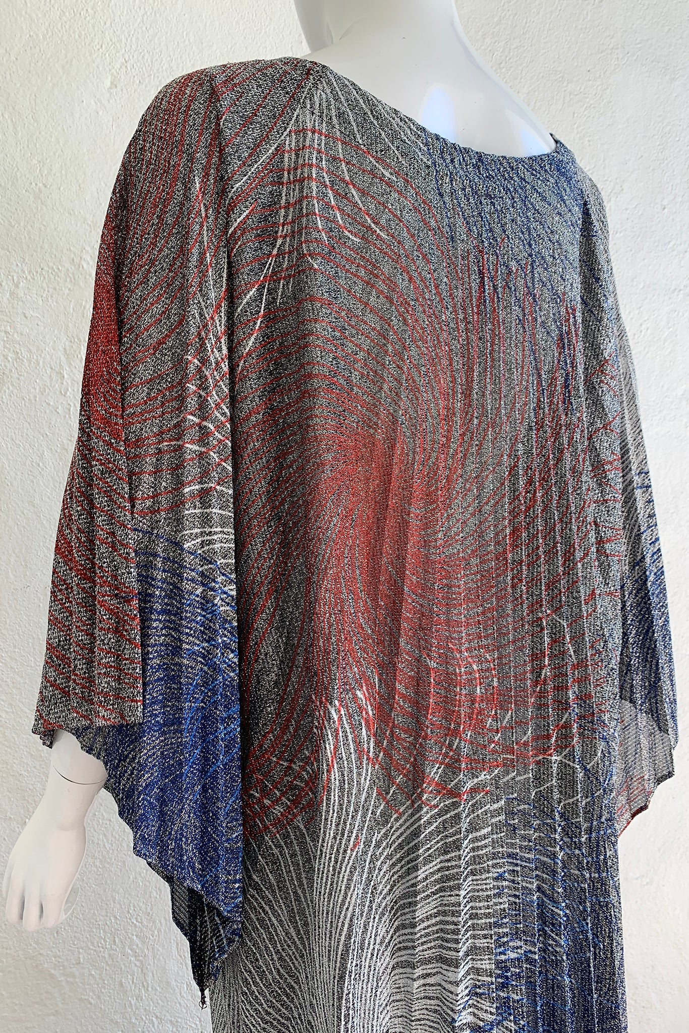 Metallic Swirl Pleated Caftan - Image 5