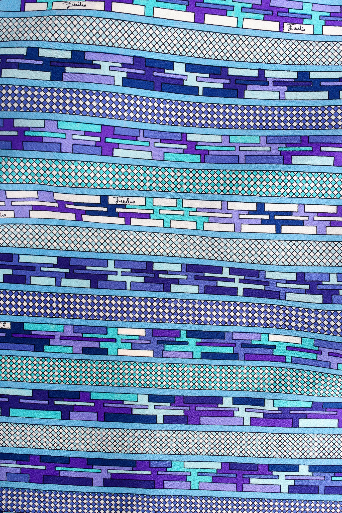 Geometric Diamond Print Scarf - Image 8