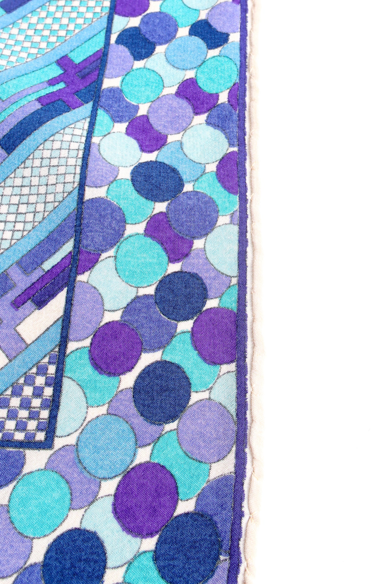 Geometric Diamond Print Scarf - Image 9