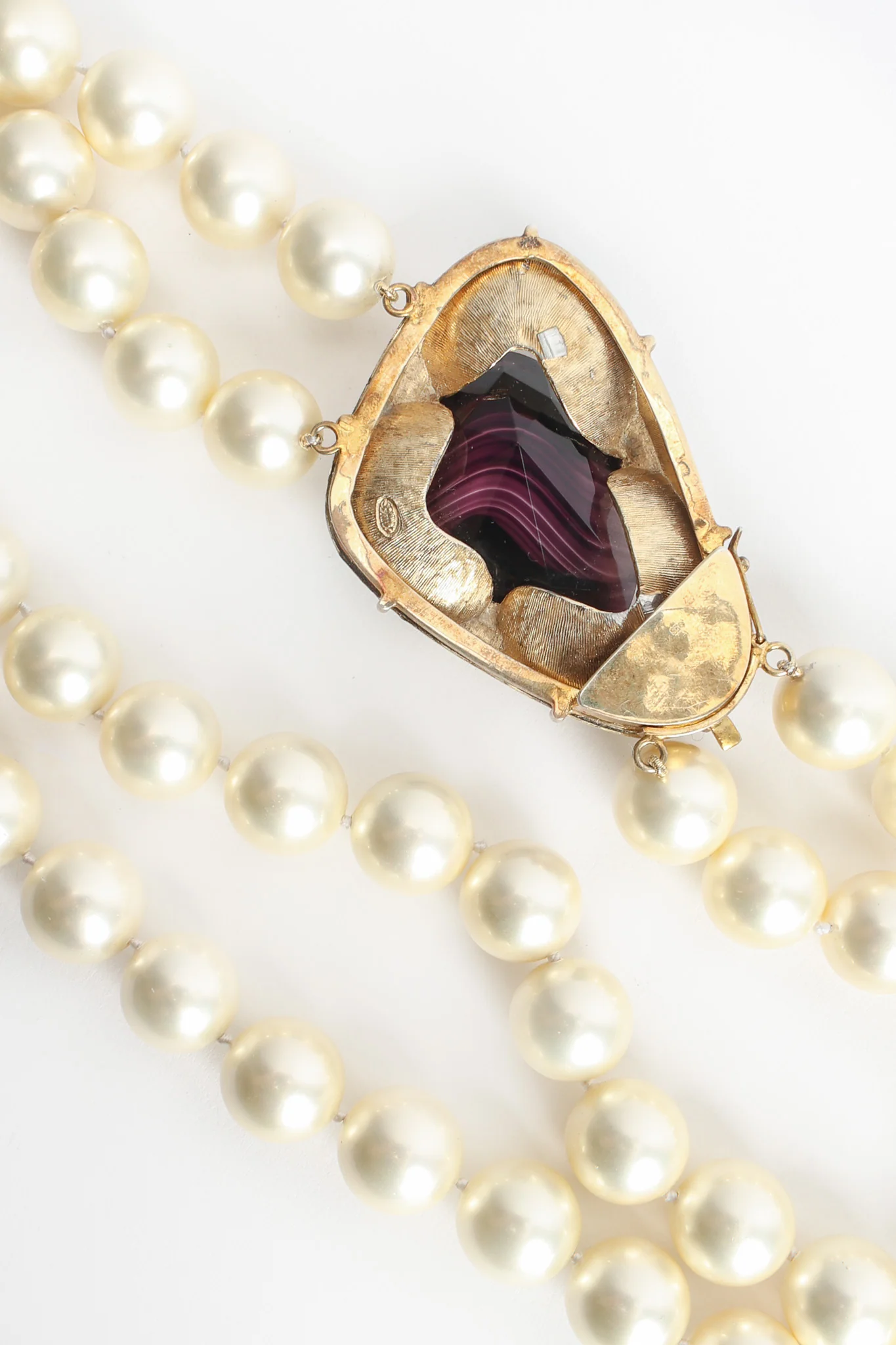 Moiré Stone Pendant Pearl Necklace - Image 5