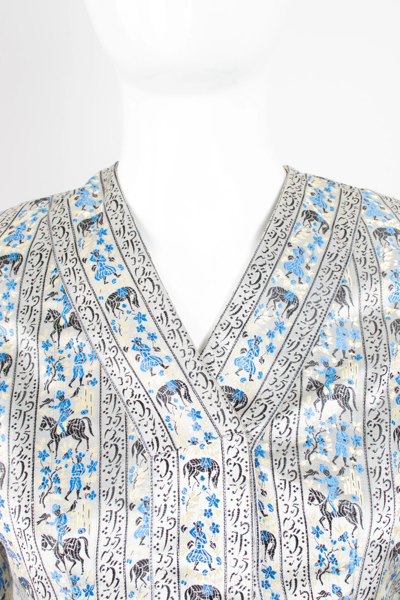 Moroccan Fantasia Brocade Jacket & Pant Set - Image 11
