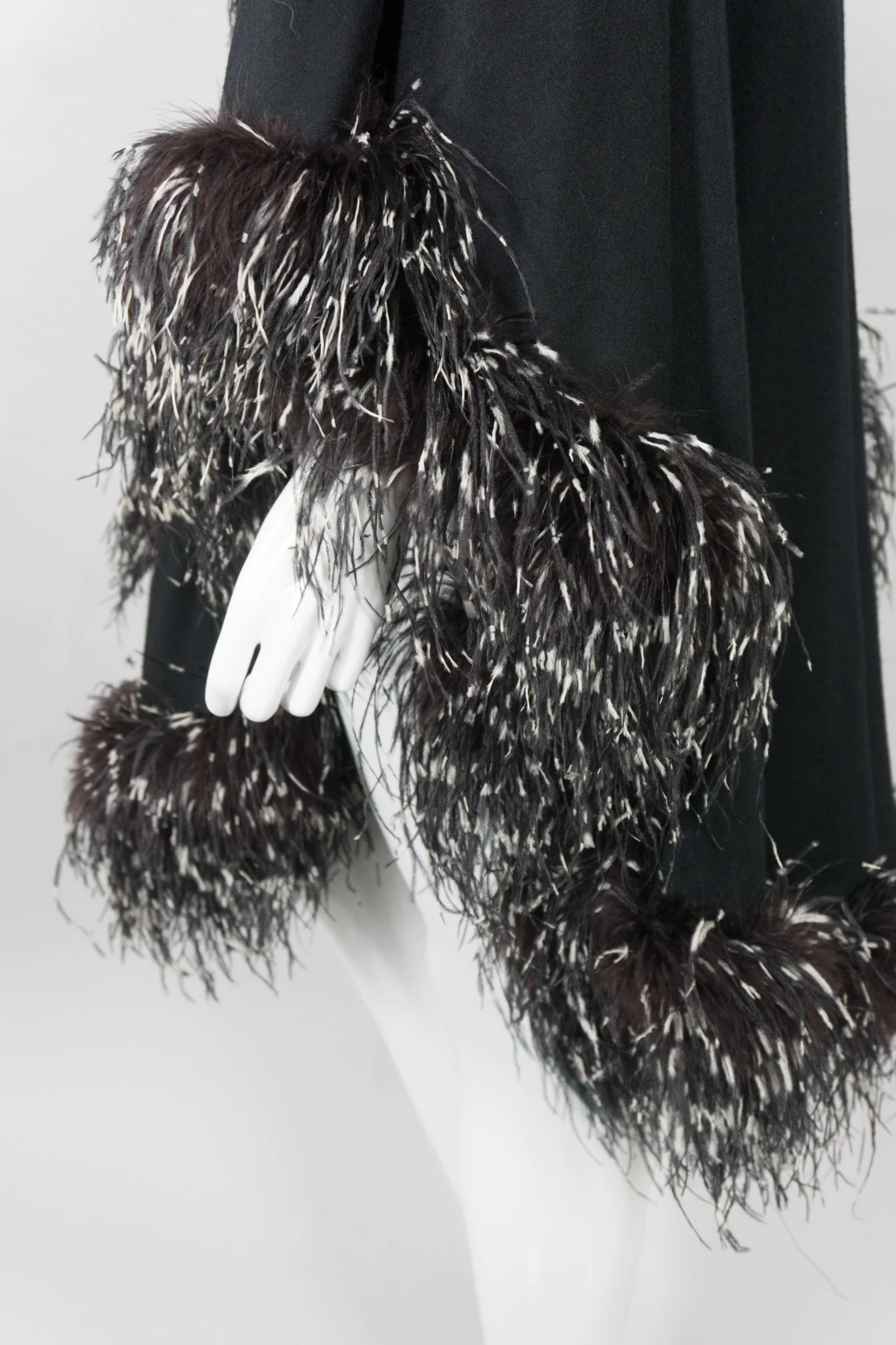 Oversized Ostrich Feather Shawl - Image 10