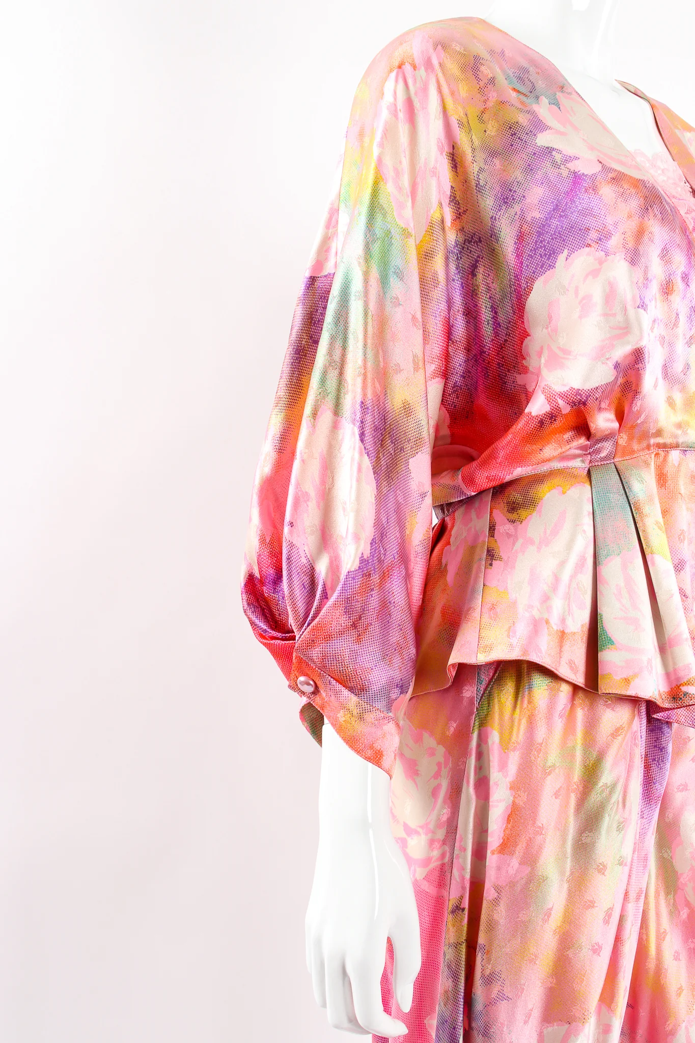 Parallèle Floral Silk Three-Piece Leisure Set - Image 9