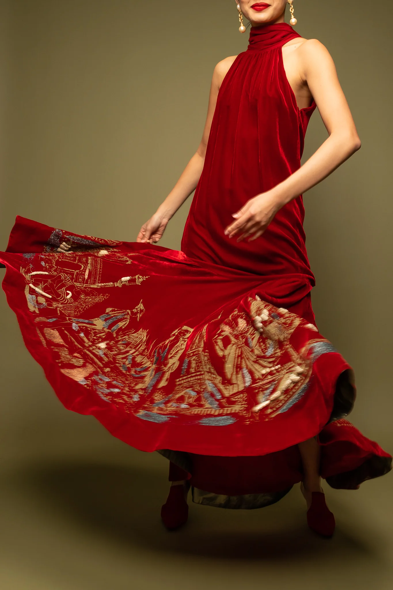 Parisienne Velvet Trumpet Gown - Image 3