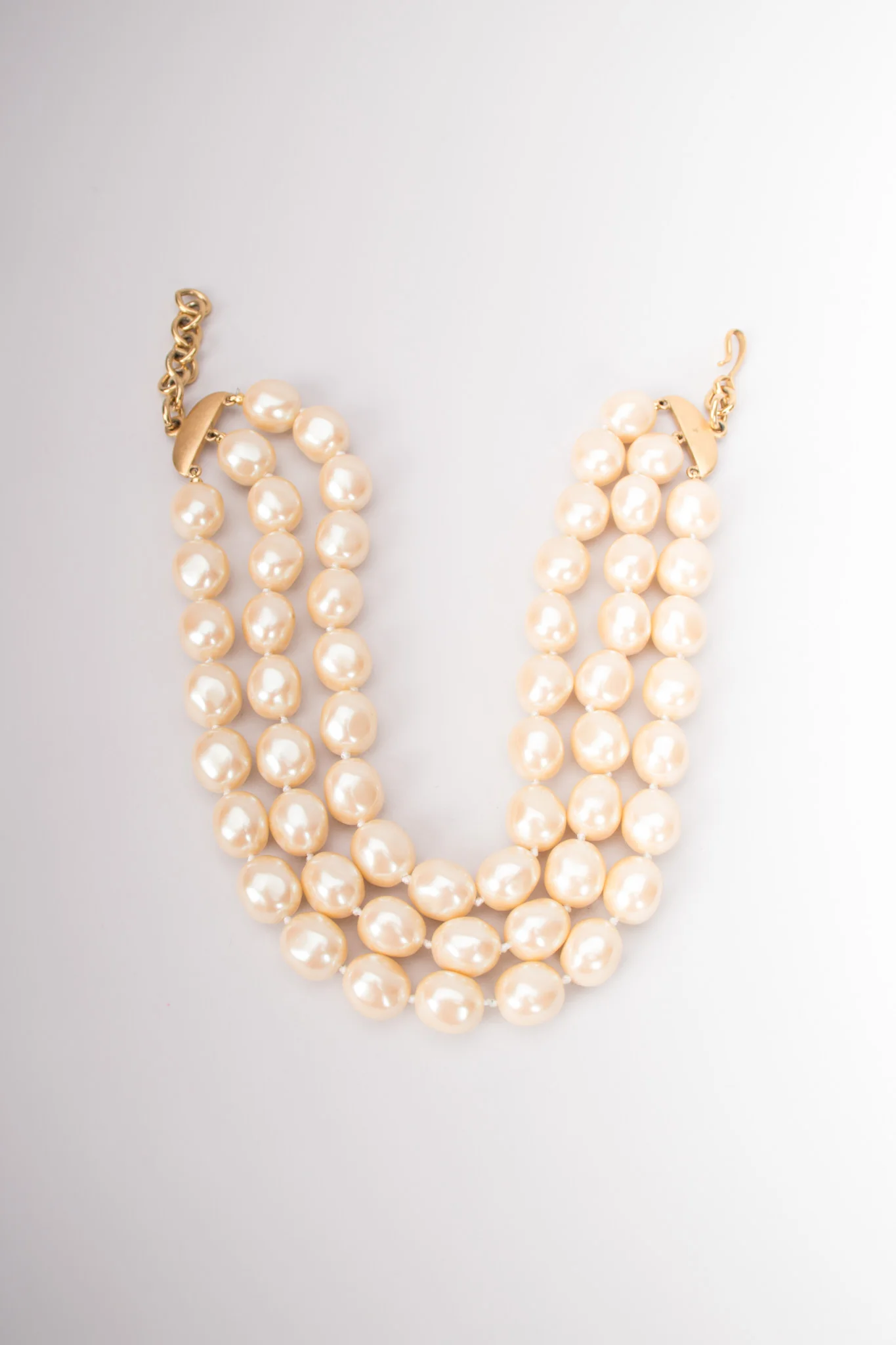 Triple Strand Pearl Choker - Image 4