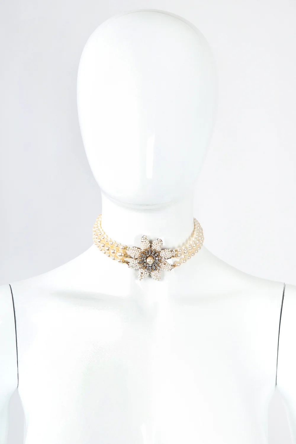 Pearl Flower Choker Necklace - Image 3