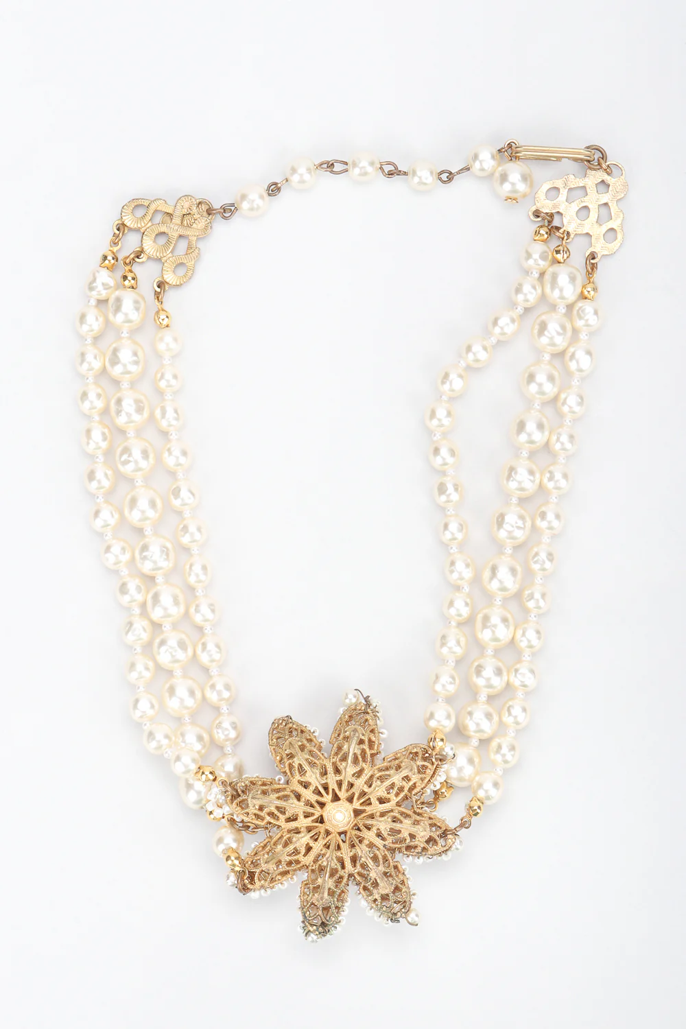 Pearl Flower Choker Necklace - Image 9