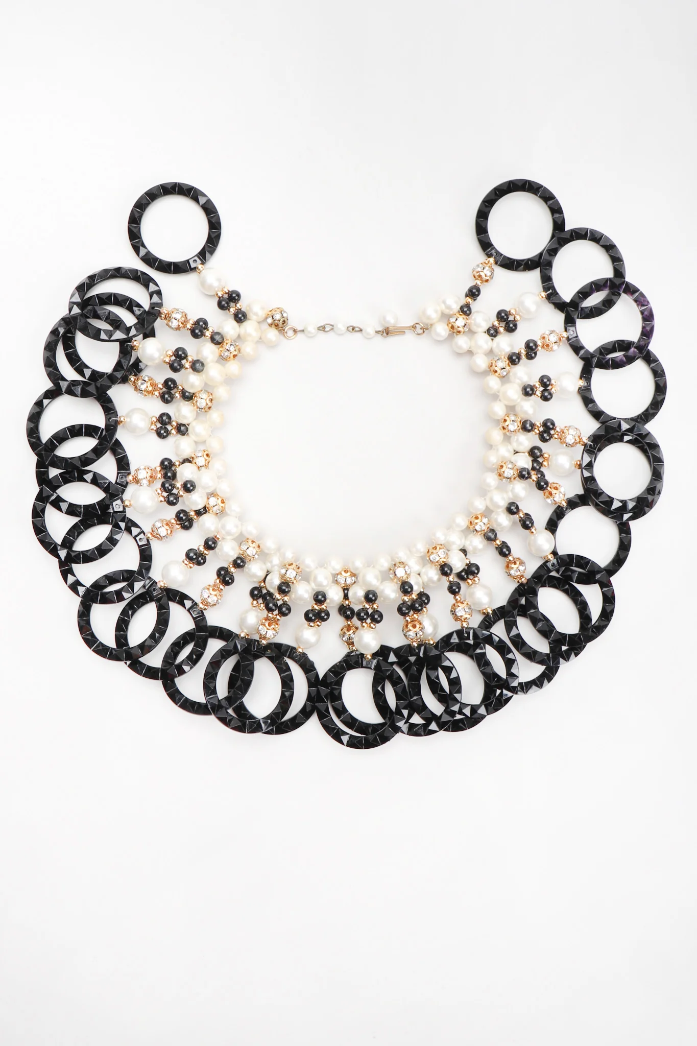 Pearl Lucite Ring Collar Necklace - Image 4