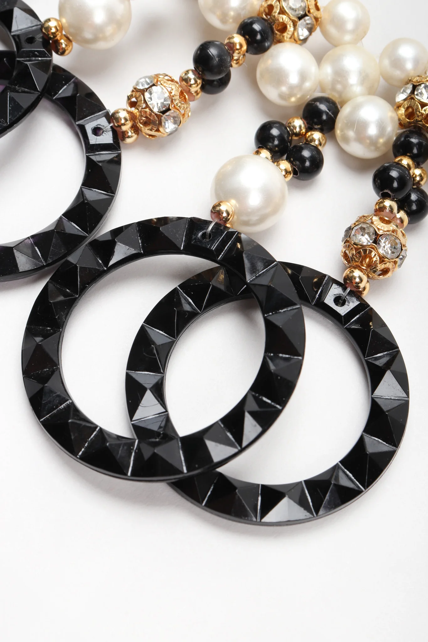 Pearl Lucite Ring Collar Necklace - Image 8