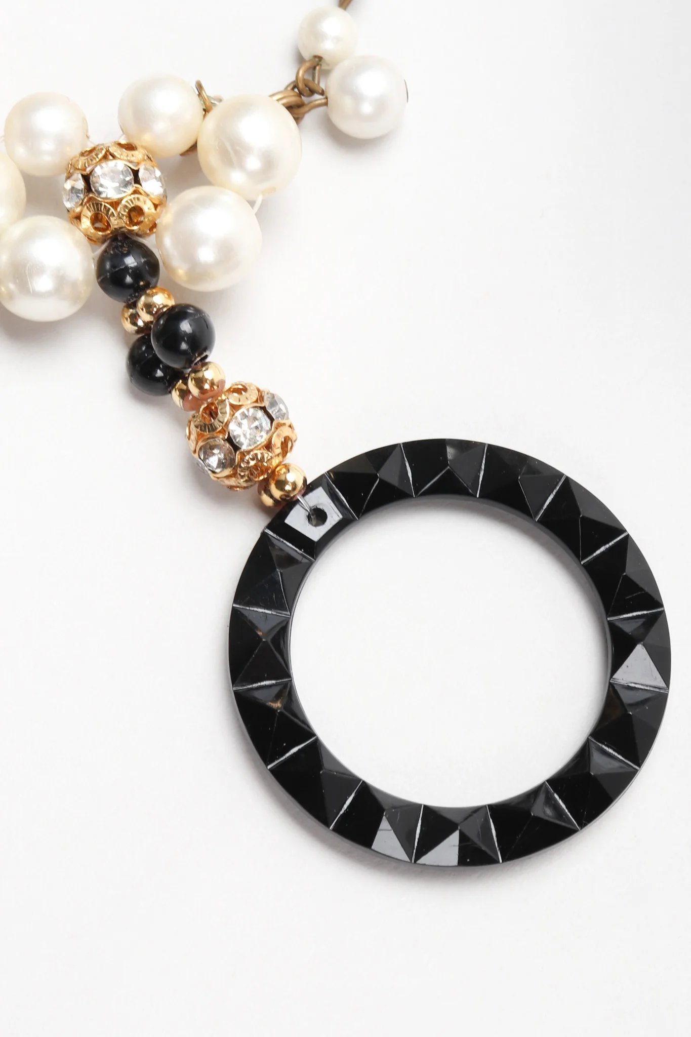 Pearl Lucite Ring Collar Necklace - Image 9