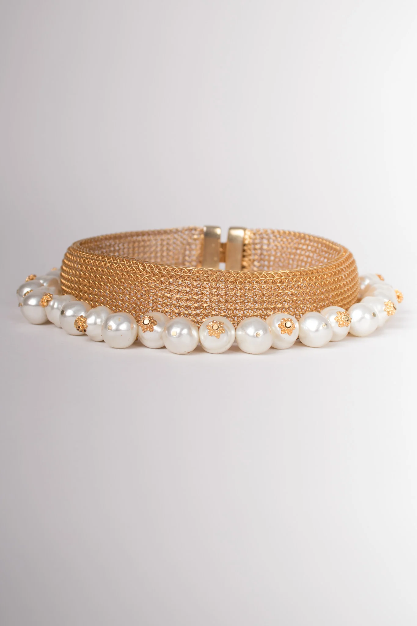 Pearl Mesh Collar - Image 3