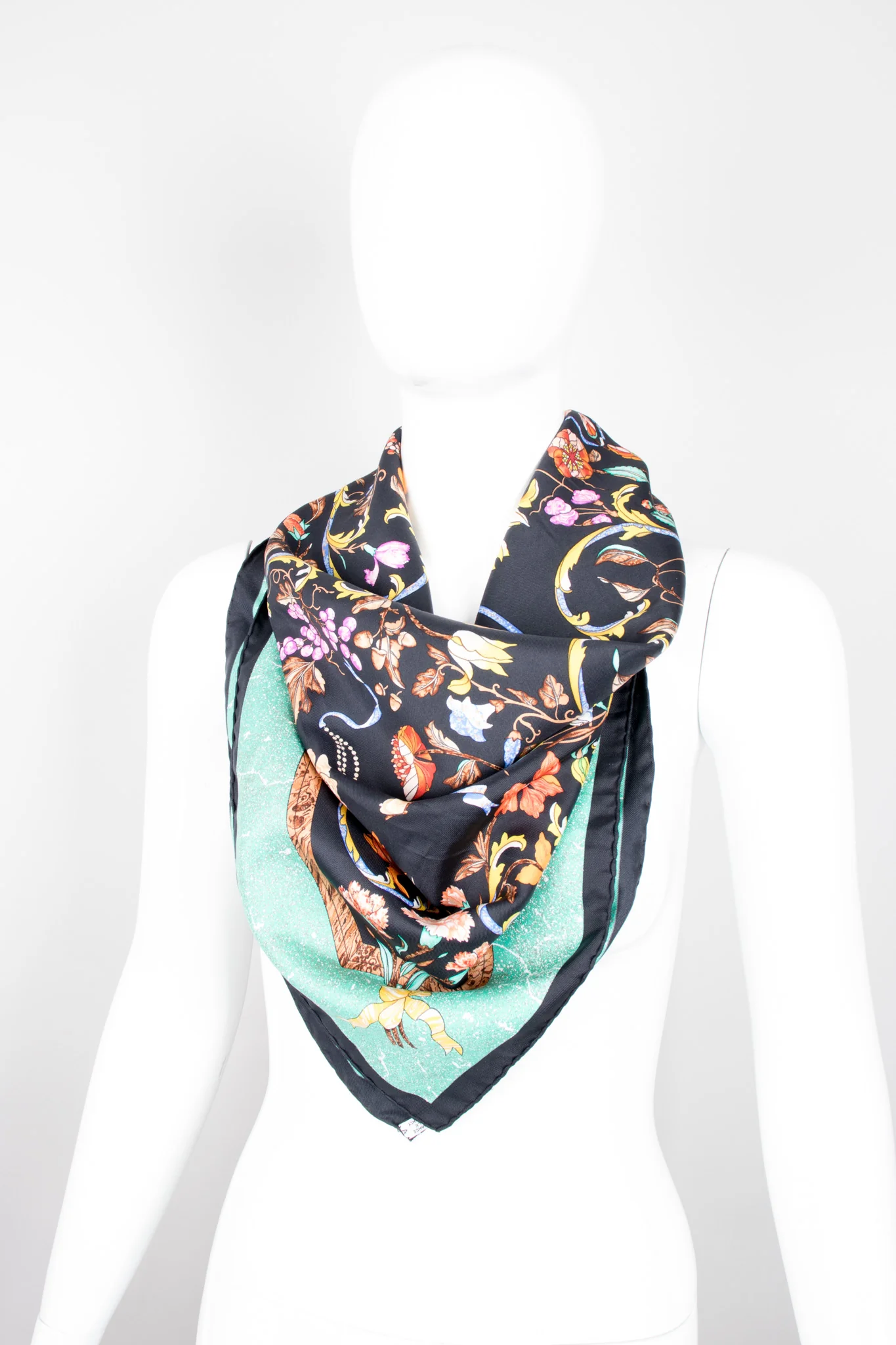 Pierres D'Orient Et D'Occident Scarf Black - Image 5