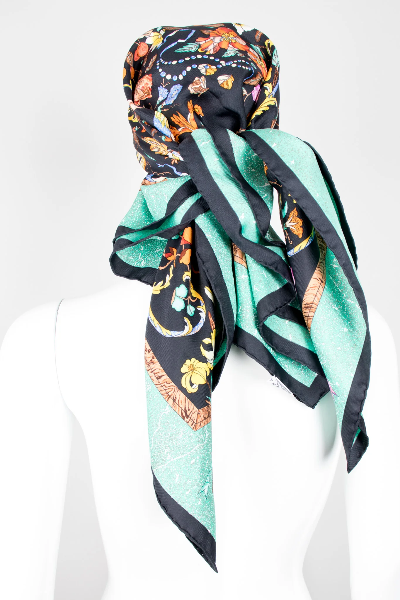 Pierres D'Orient Et D'Occident Scarf Black - Image 7