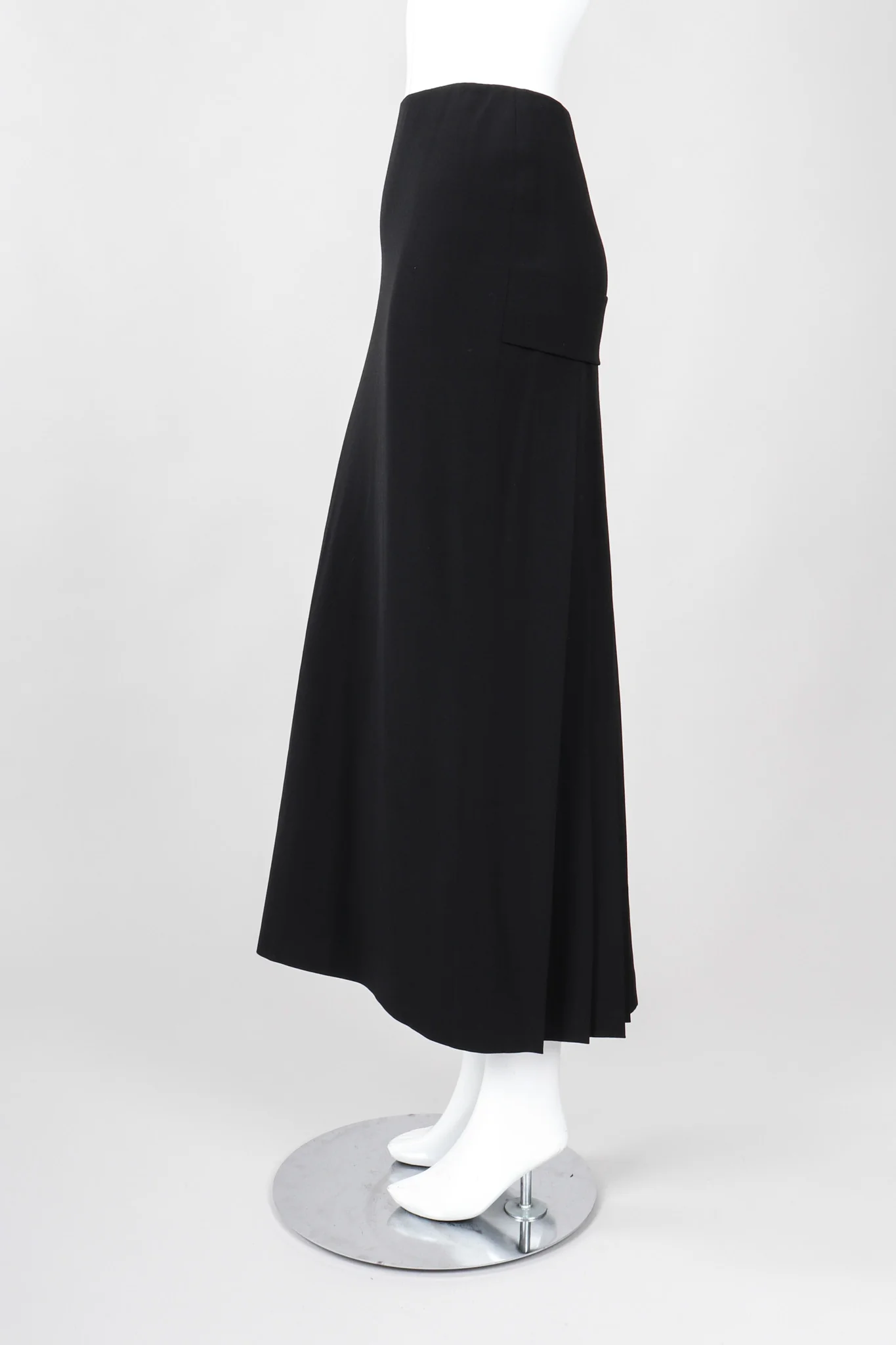 Pleat Back Skirt - Image 5