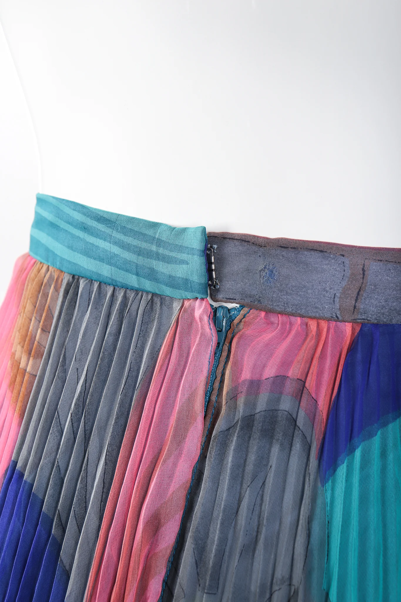 Pleated Chiffon Palazzo Pant - Image 7