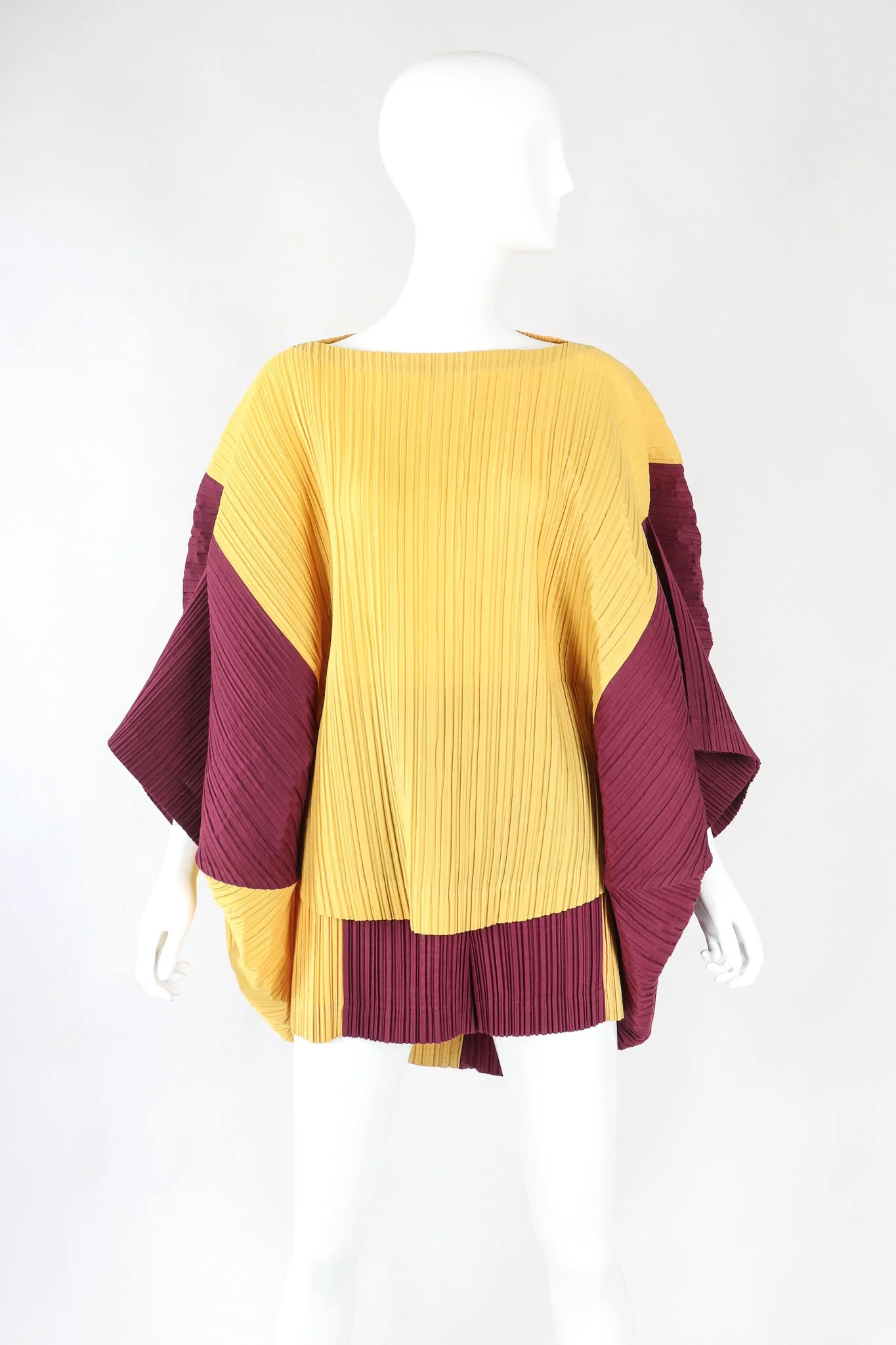 Pleated Circle Top & Shorts Set - Image 6