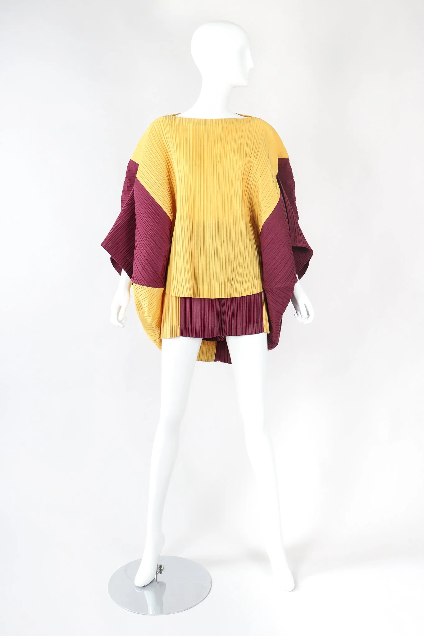 Pleated Circle Top & Shorts Set - Image 7