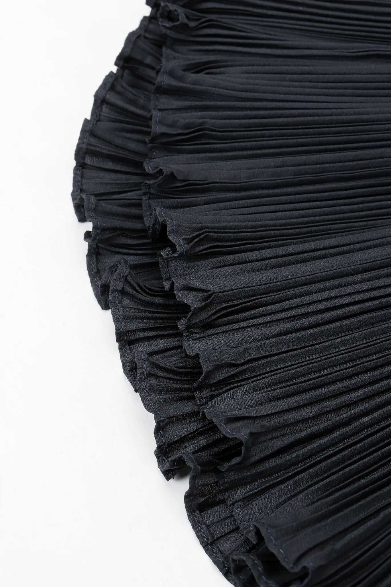 Pleated Graphic Print Dress - Image 8