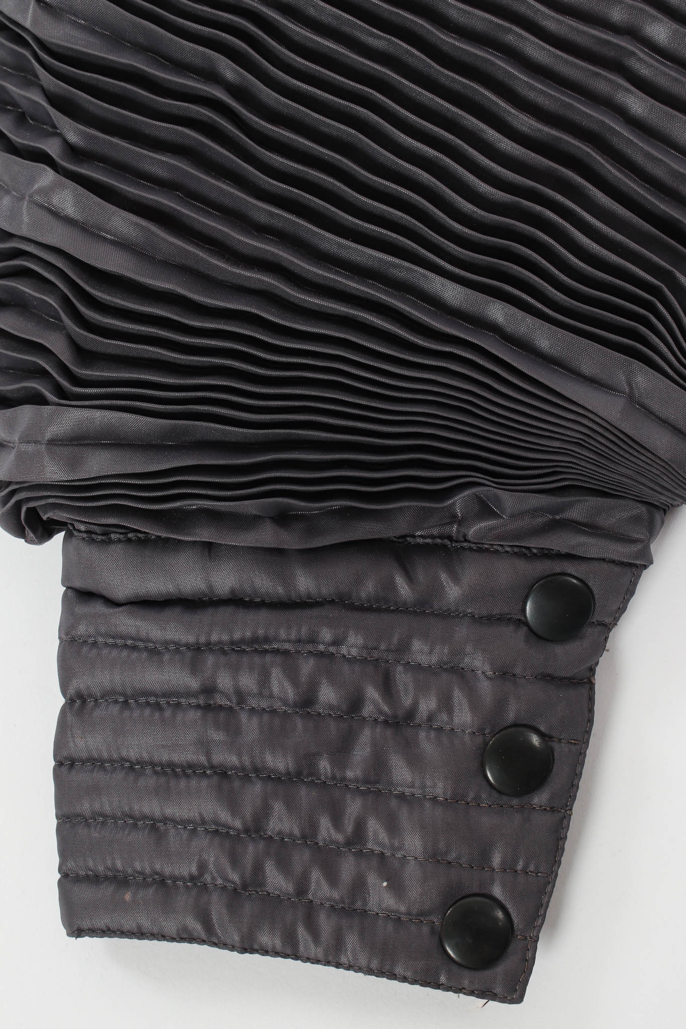Plissé Pleat Crop Jacket - Image 7