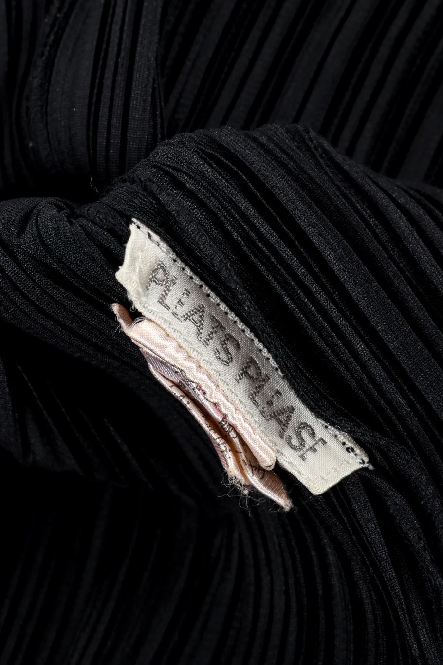 Plissé Sleeveless Turtleneck Top - Image 8