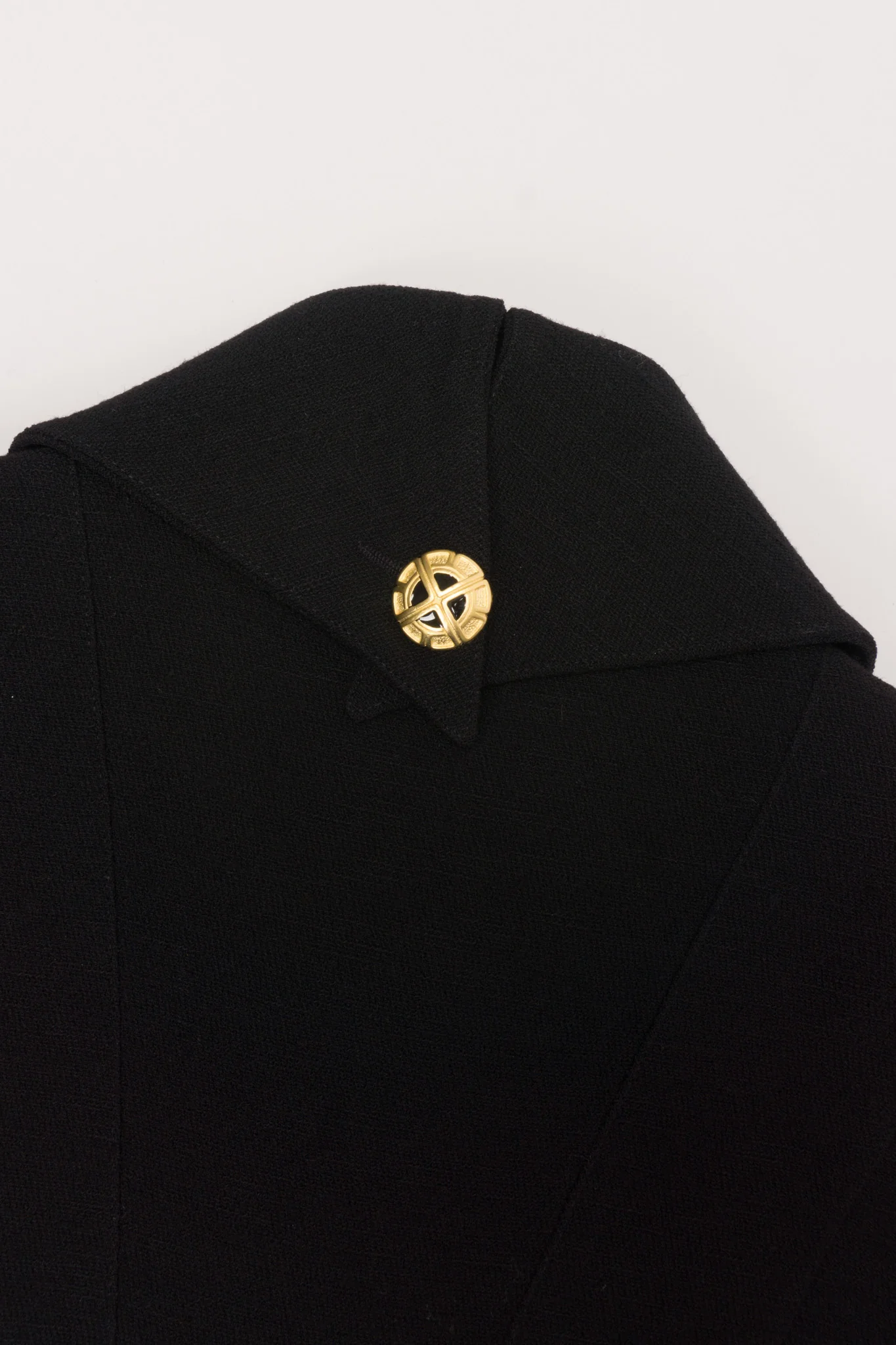 Pointed Collar Jacket - Image 12