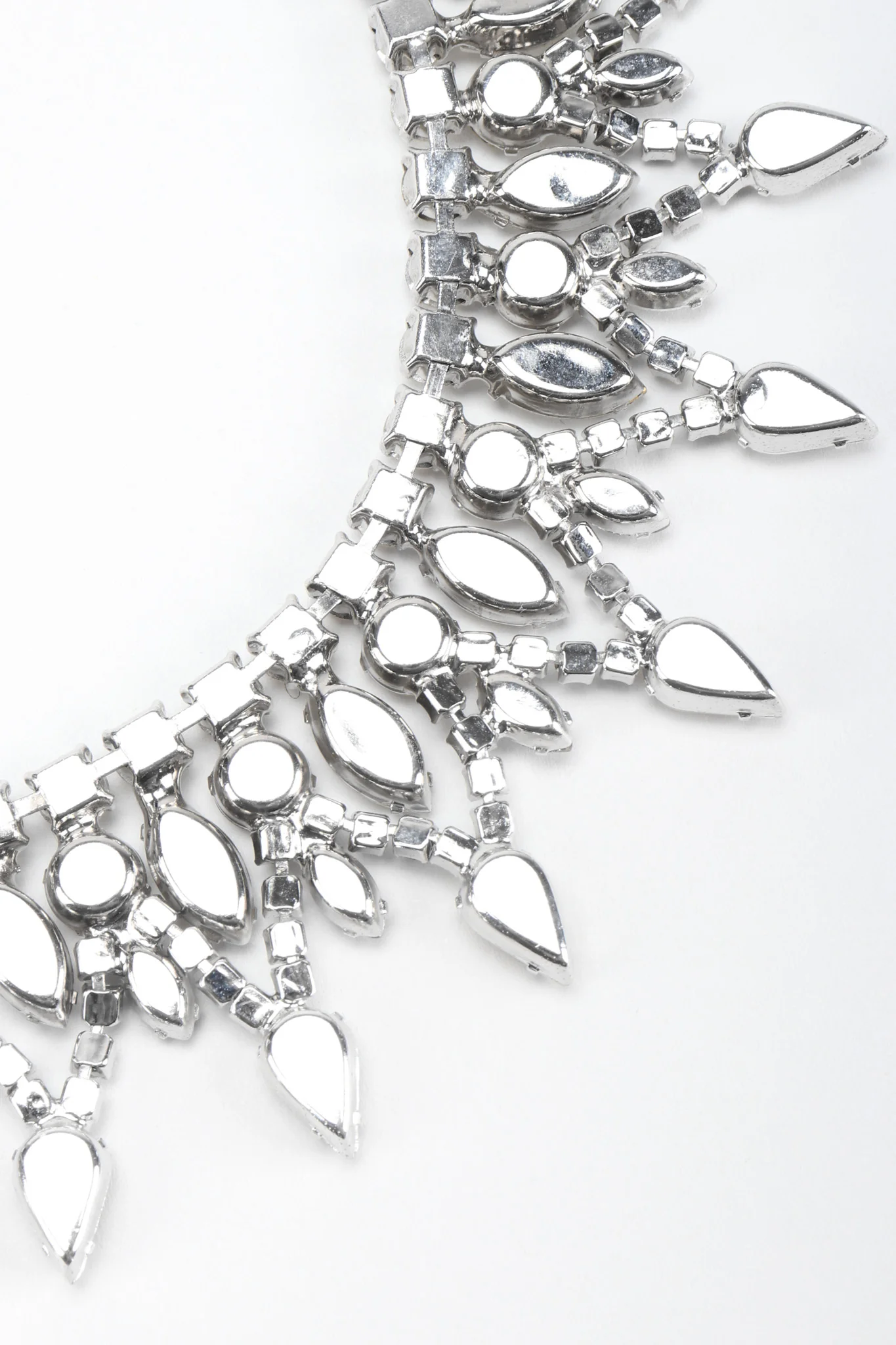 Pointed Crystal Collar - Image 9