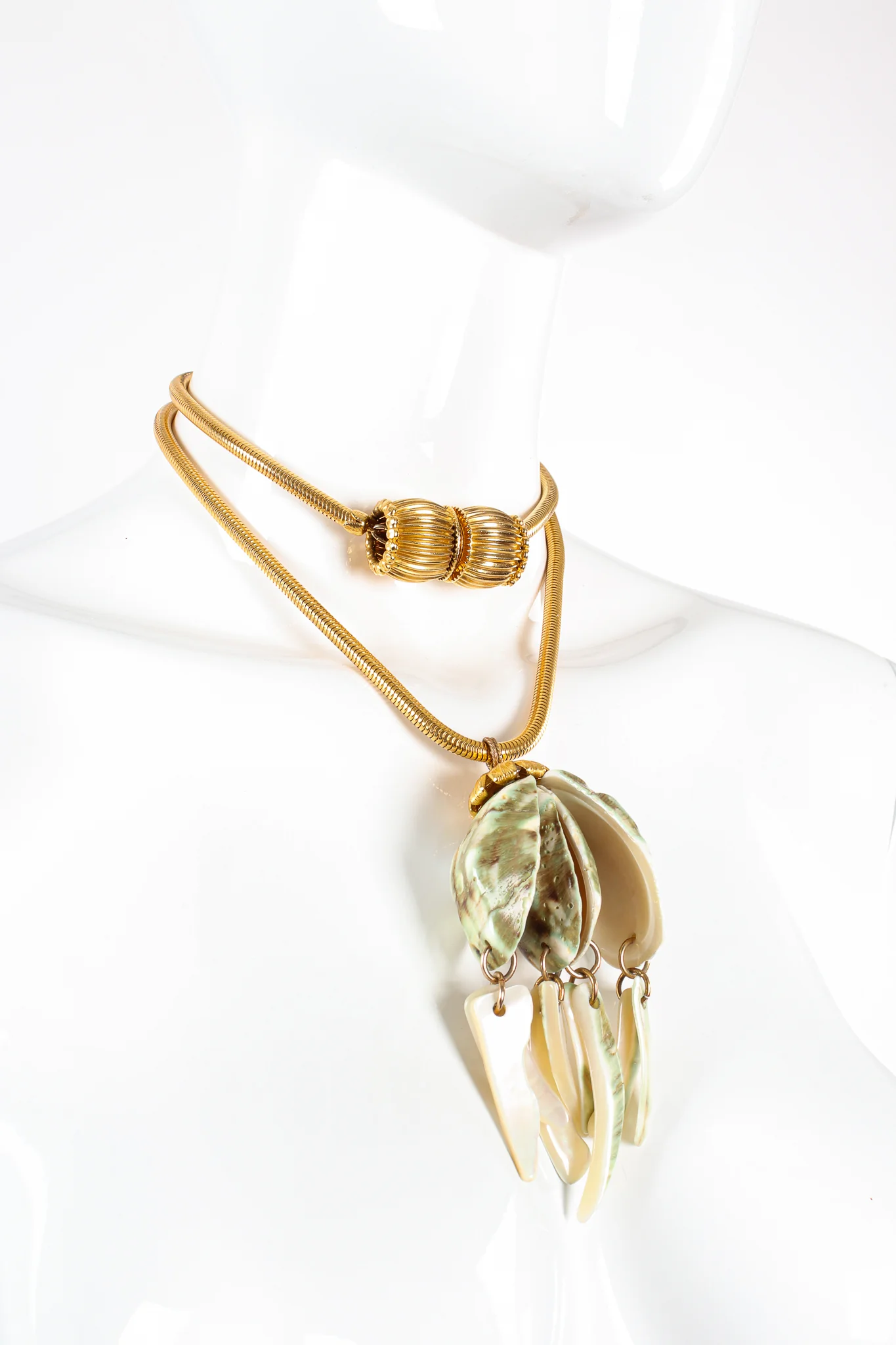 Polished Shell Pendant Necklace - Image 4