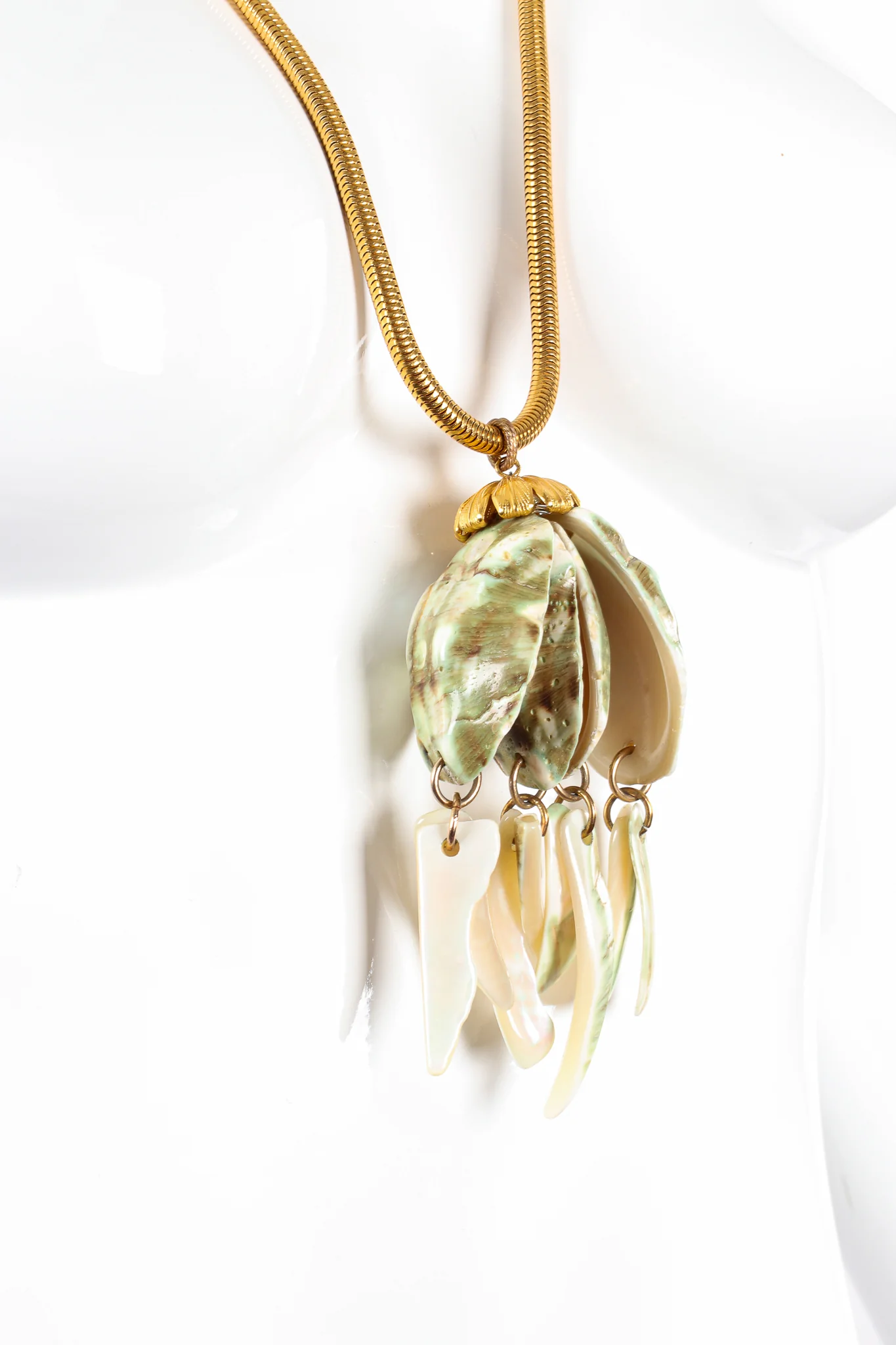 Polished Shell Pendant Necklace - Image 5