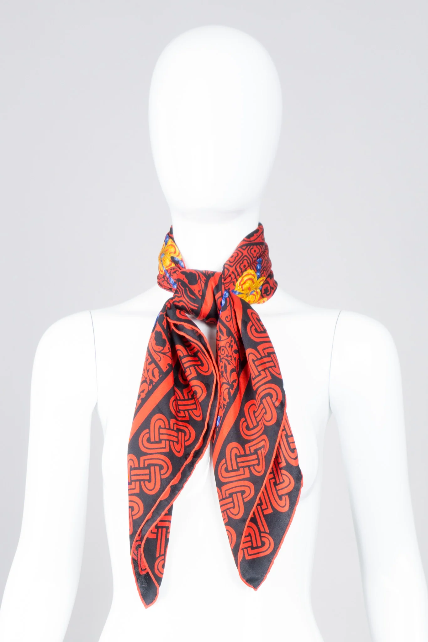 Queen of Hearts Celtic Blossom Bead Silk Scarf - Image 3