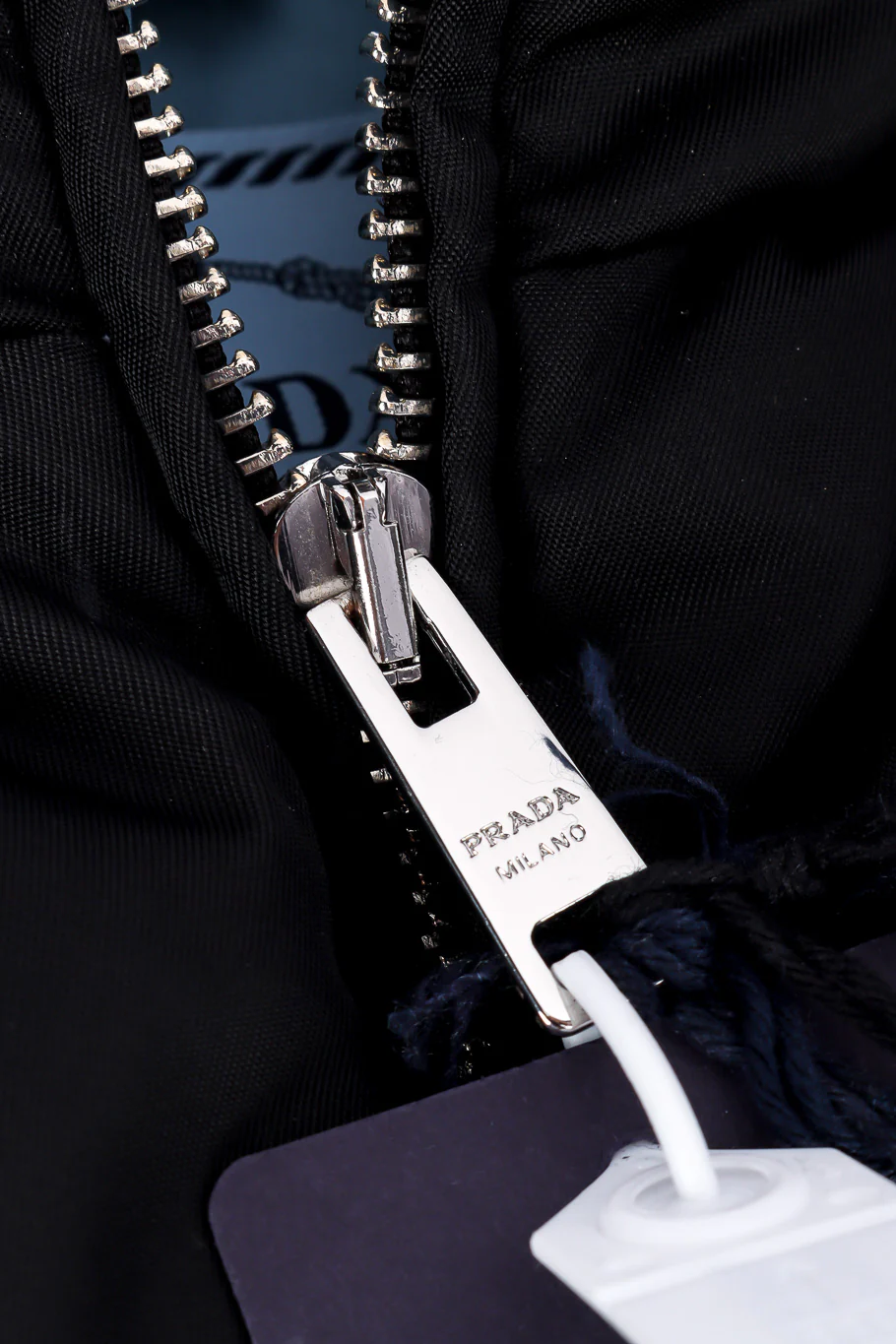 Re-Nylon Cropped Puffer Vest - Image 7