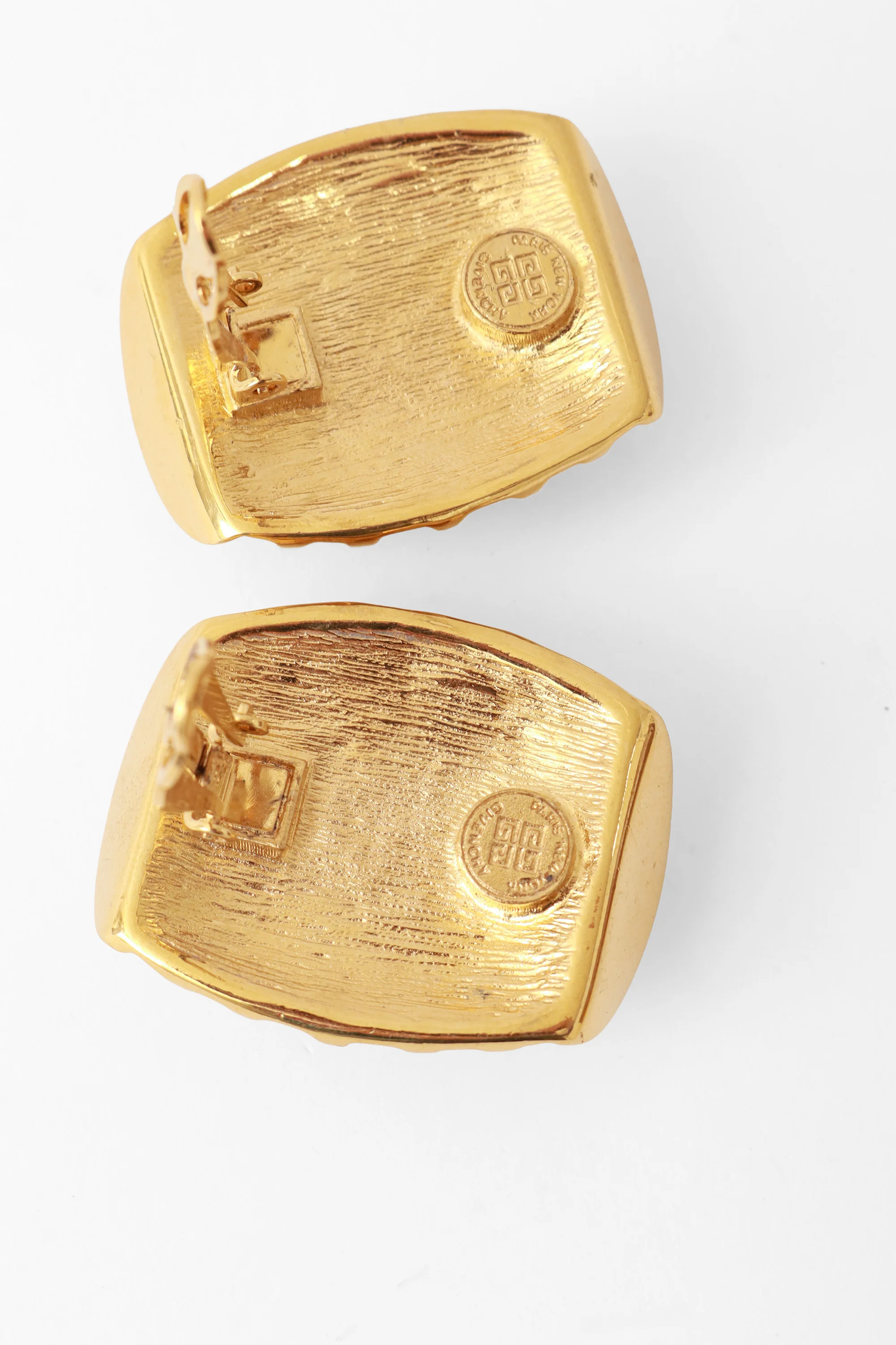 Ribbed Shelf Button Earrings - Image 5