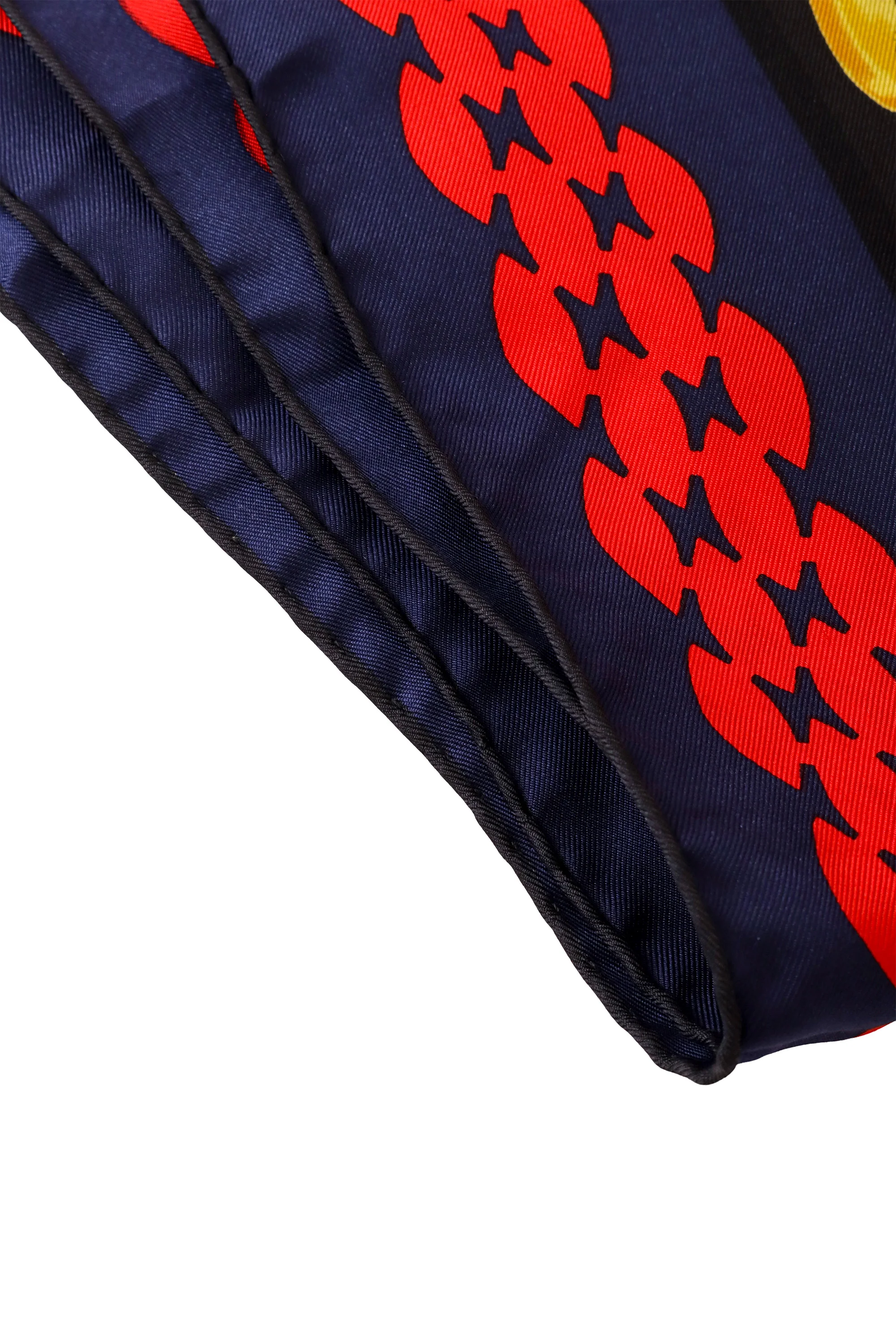 Rings Chainlink Silk Scarf - Image 4