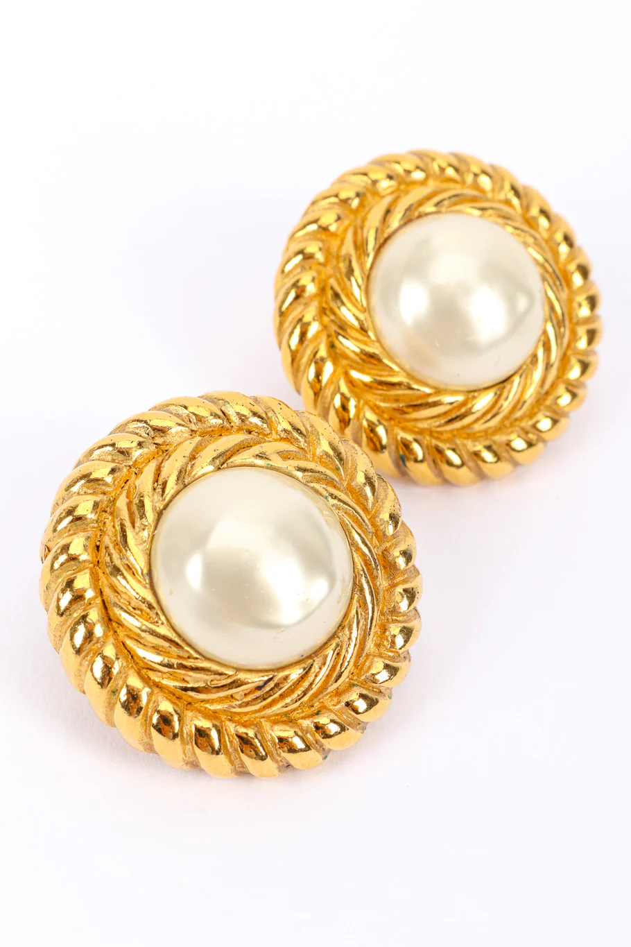 Rope Frame Pearl Earrings - Image 4