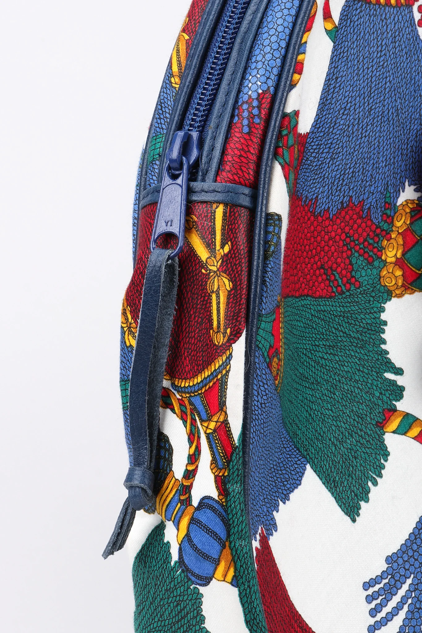 Round Tassel Bag - Image 11