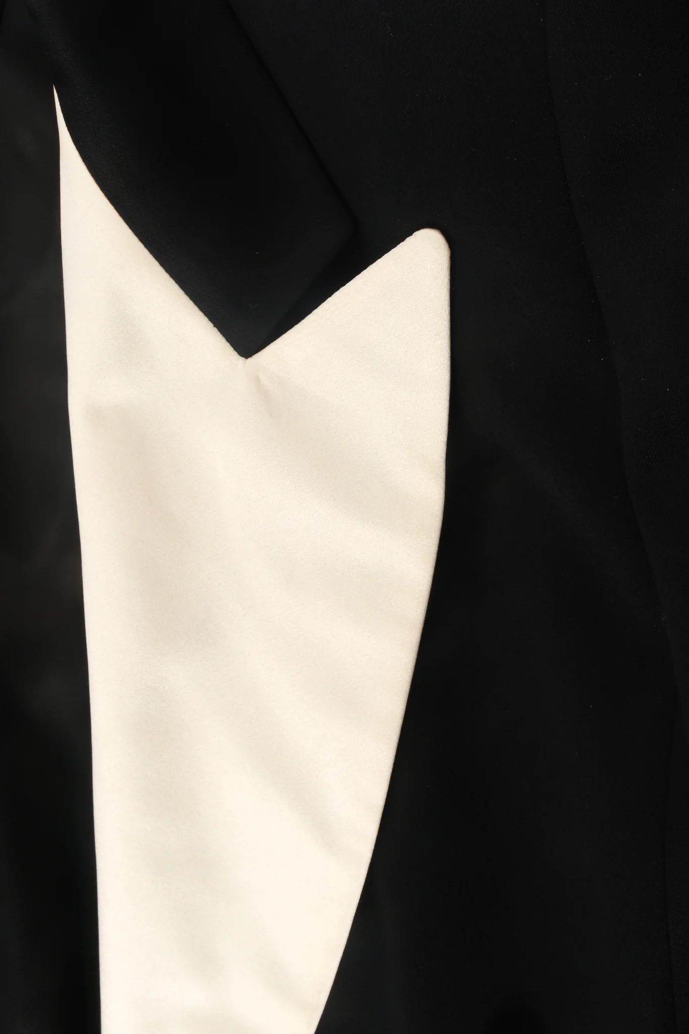Satin Trim Tuxedo Jacket & Pant Suit - Image 19