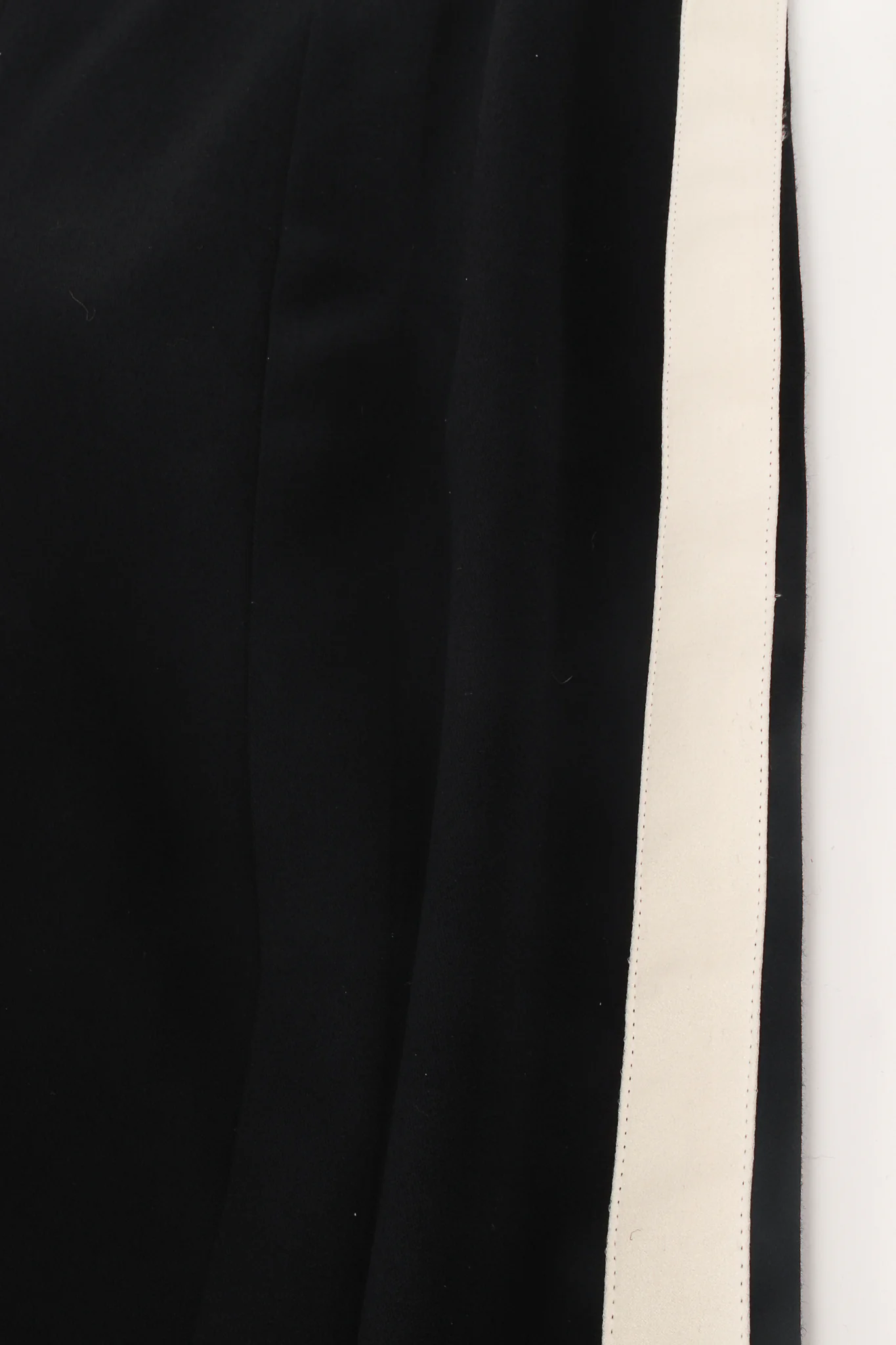 Satin Trim Tuxedo Jacket & Pant Suit - Image 23