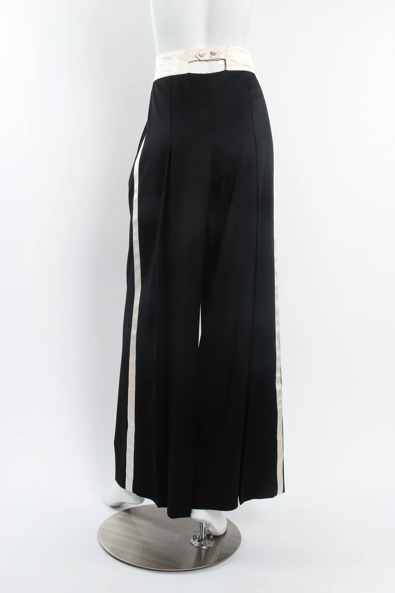 Satin Trim Tuxedo Jacket & Pant Suit - Image 27