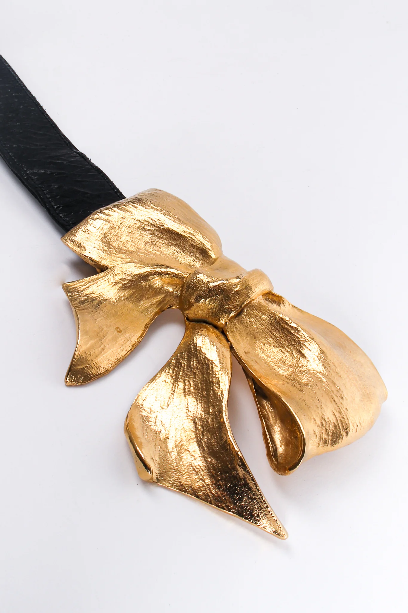 Sculpted Bow Buckle Belt - Image 5