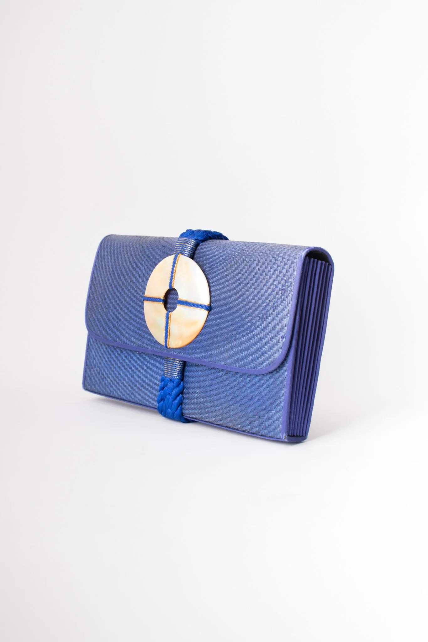 Shell Straw Envelope Clutch - Image 4